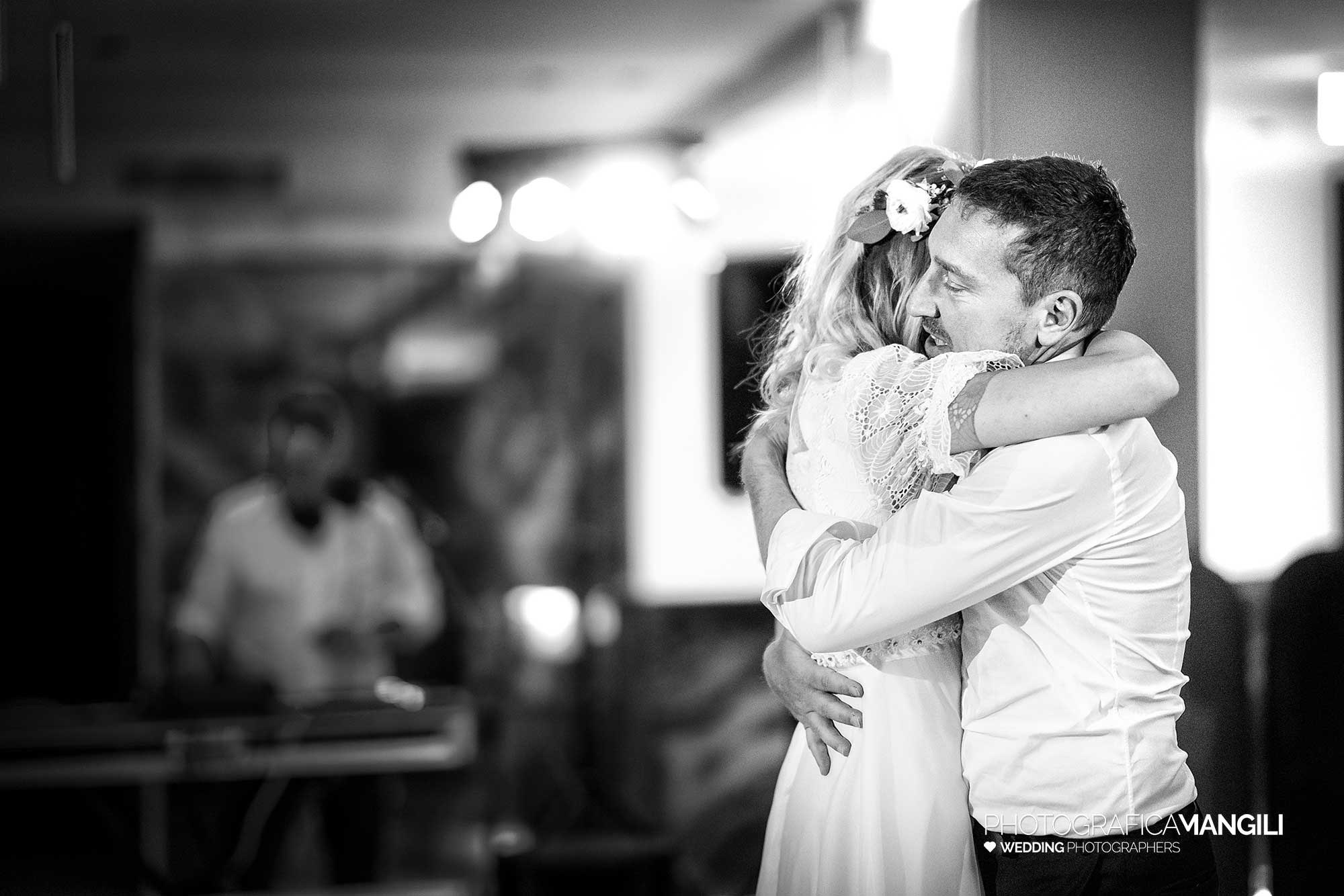 072 fotografo matrimonio wedding balli sposi hotel eala limone del garda lago di garda 072 fotografo matrimonio wedding balli sposi hotel eala limone del garda lago di garda