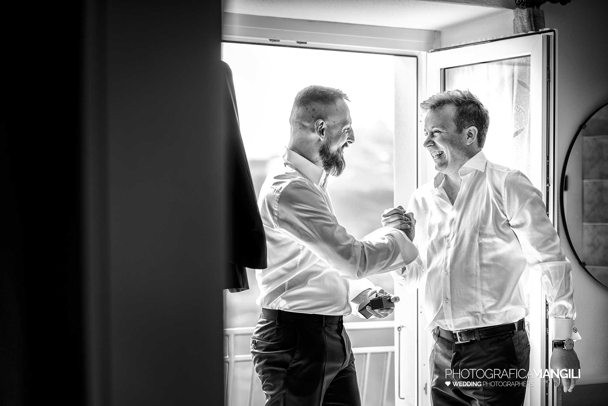 002 foto matrimonio reportage wedding preparativi sposo poschiavo svizzera 002 foto matrimonio reportage wedding preparativi sposo poschiavo svizzera
