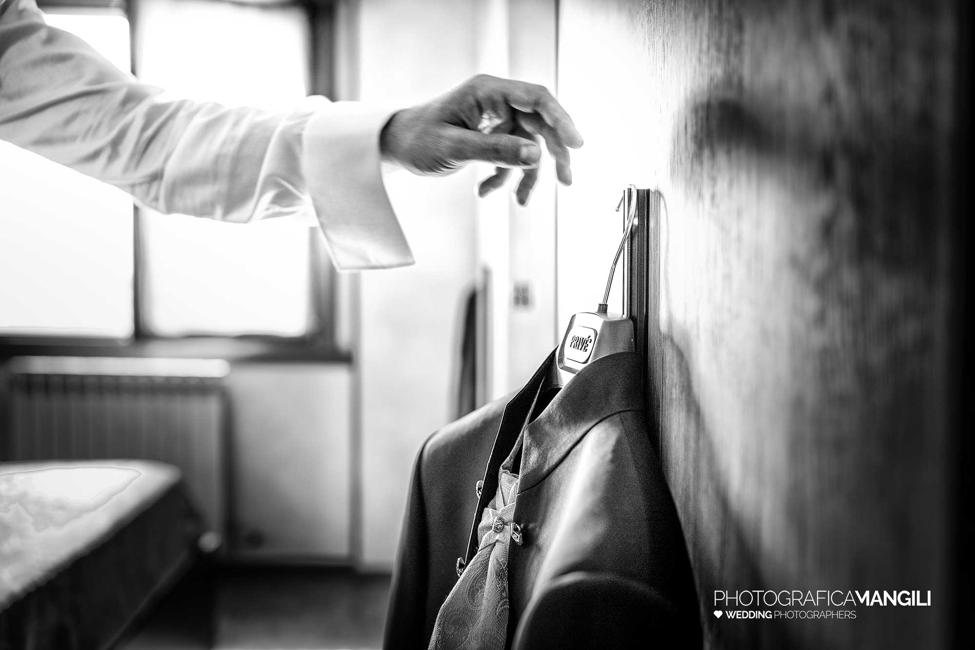 002 reportage foto matrimonio preparativi sposo wedding villa mattioli monza brianza 002 reportage foto matrimonio preparativi sposo wedding villa mattioli monza brianza