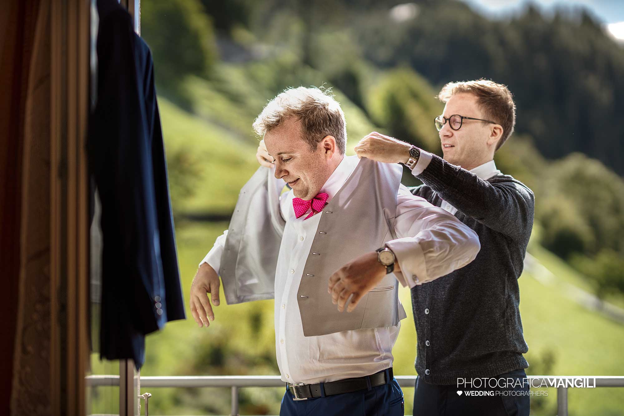 003 foto matrimonio reportage wedding preparativi sposo poschiavo svizzera 003 foto matrimonio reportage wedding preparativi sposo poschiavo svizzera