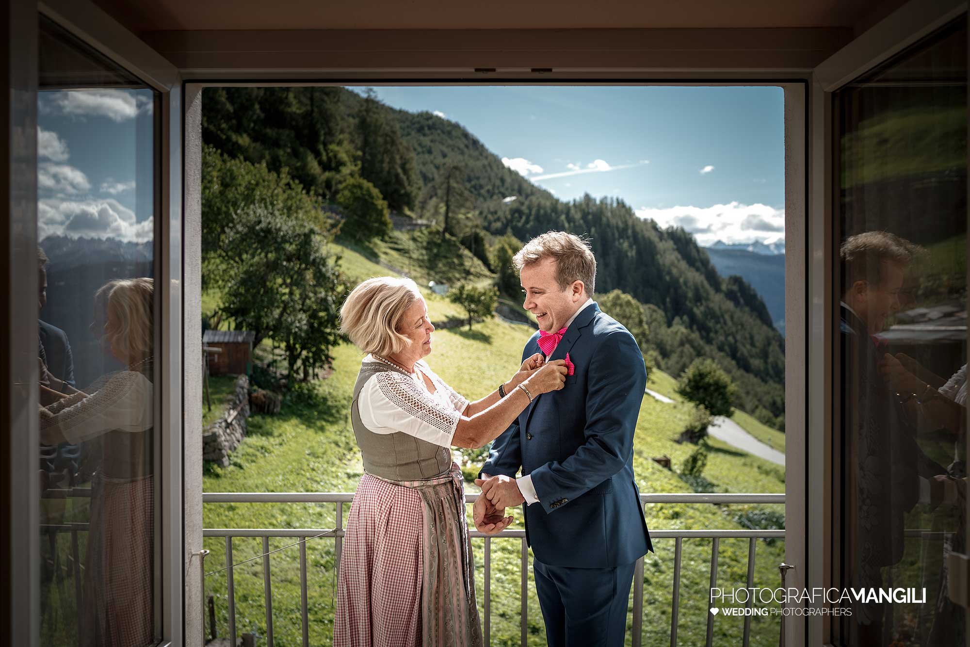004 foto matrimonio reportage wedding preparativi sposo poschiavo svizzera 004 foto matrimonio reportage wedding preparativi sposo poschiavo svizzera