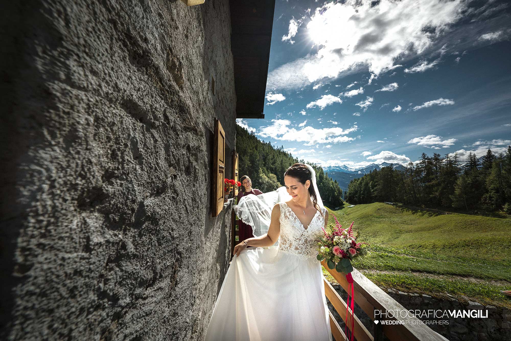 015 foto matrimonio reportage wedding preparativi sposa poschiavo svizzera 015 foto matrimonio reportage wedding preparativi sposa poschiavo svizzera