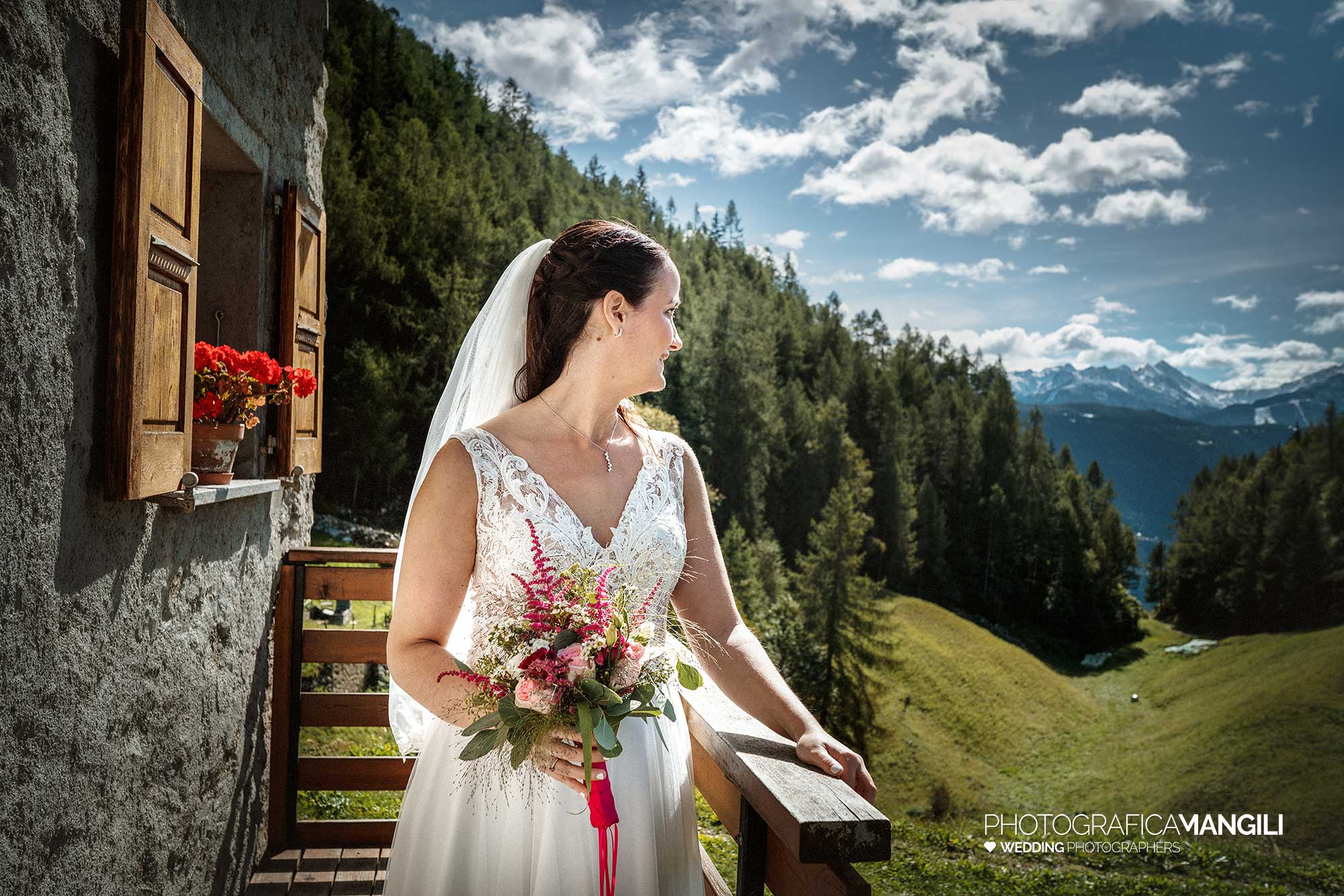 016 foto matrimonio reportage wedding preparativi sposa poschiavo svizzera 016 foto matrimonio reportage wedding preparativi sposa poschiavo svizzera