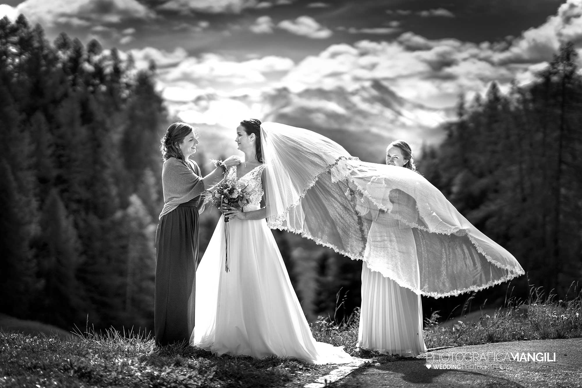 021 foto matrimonio reportage wedding velo sposa poschiavo svizzera 021 foto matrimonio reportage wedding velo sposa poschiavo svizzera