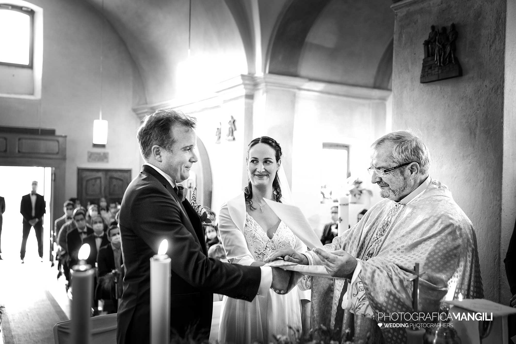 035 foto matrimonio reportage wedding sposi cerimonia chiesa poschiavo svizzera 035 foto matrimonio reportage wedding sposi cerimonia chiesa poschiavo svizzera