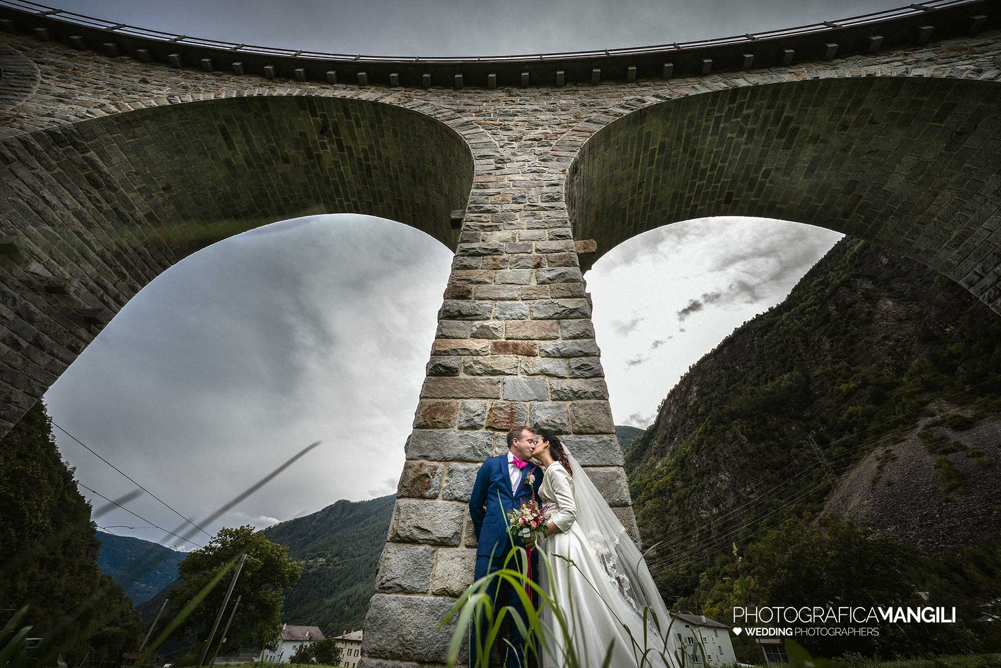 052 foto matrimonio reportage wedding ritratto sposi trenino bernina poschiavo svizzeraa 052 foto matrimonio reportage wedding ritratto sposi trenino bernina poschiavo svizzeraa
