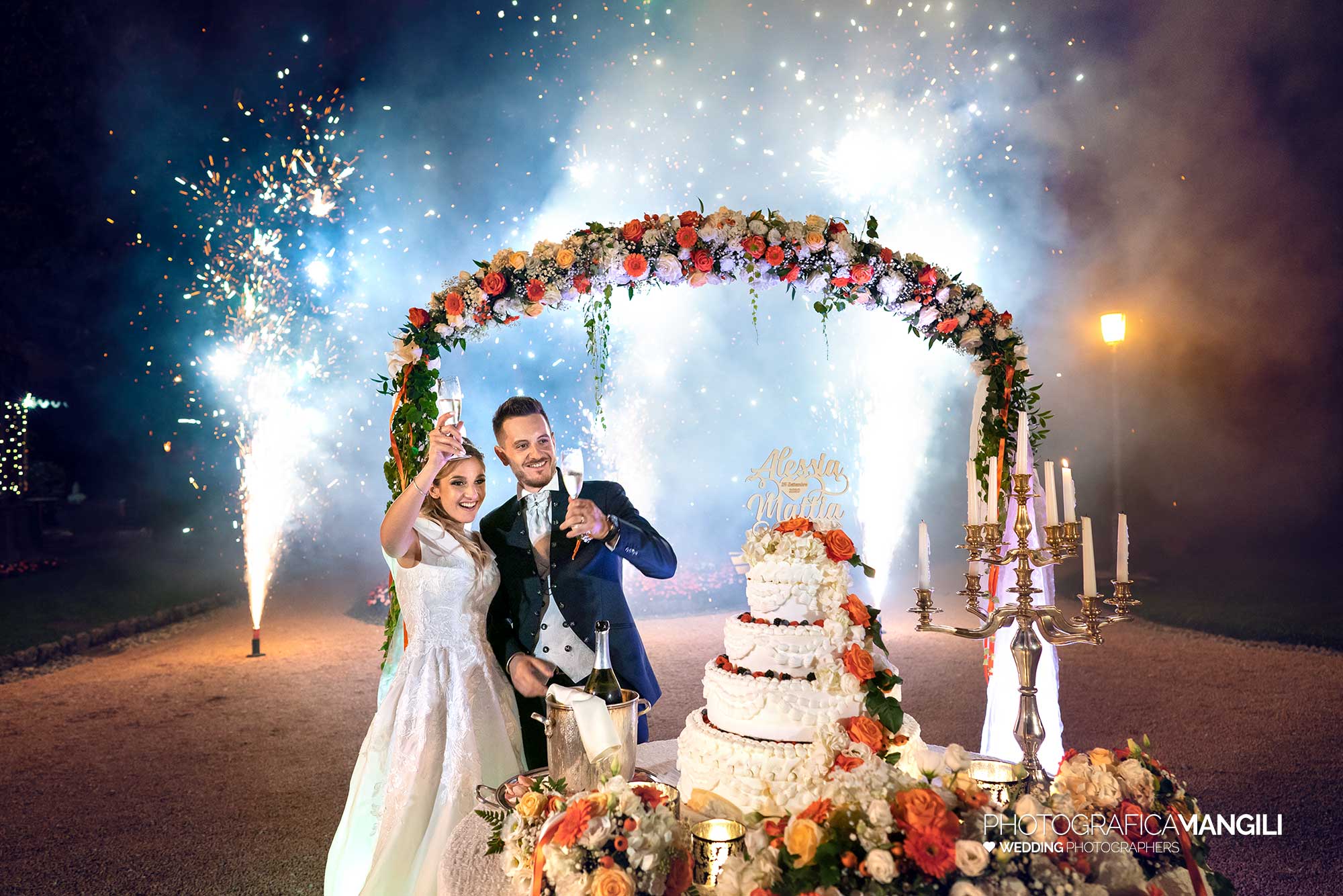 052 reportage taglio torta foto matrimonio wedding villa mattioli monza brianza 052 reportage taglio torta foto matrimonio wedding villa mattioli monza brianza