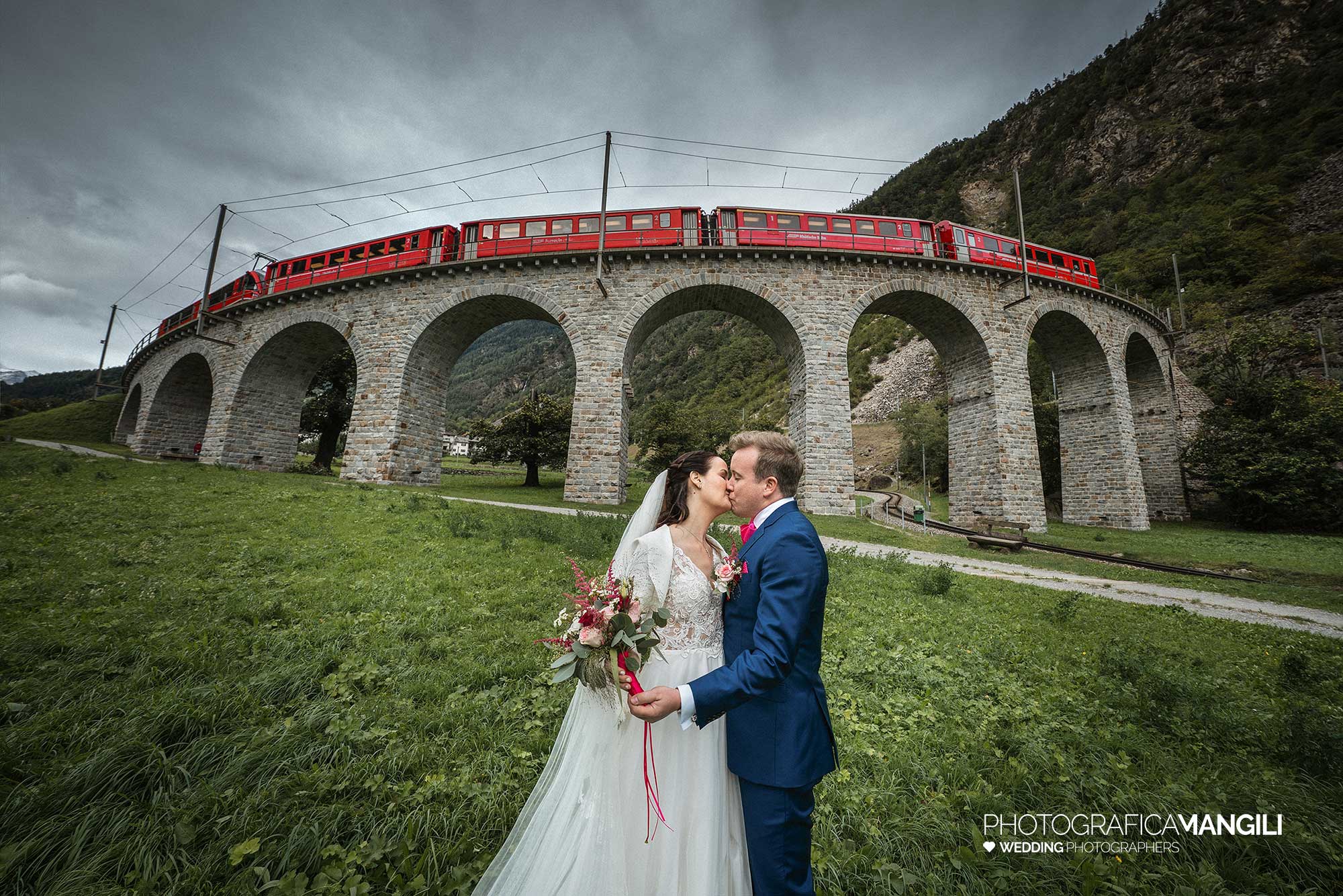 054 foto matrimonio reportage wedding trenino bernina express poschiavo svizzera 054 foto matrimonio reportage wedding trenino bernina express poschiavo svizzera