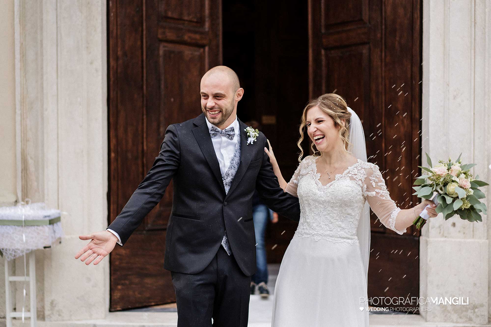 020 reportage sposi uscita chiesa foto matrimonio wedding bergamo 020 reportage sposi uscita chiesa foto matrimonio wedding bergamo