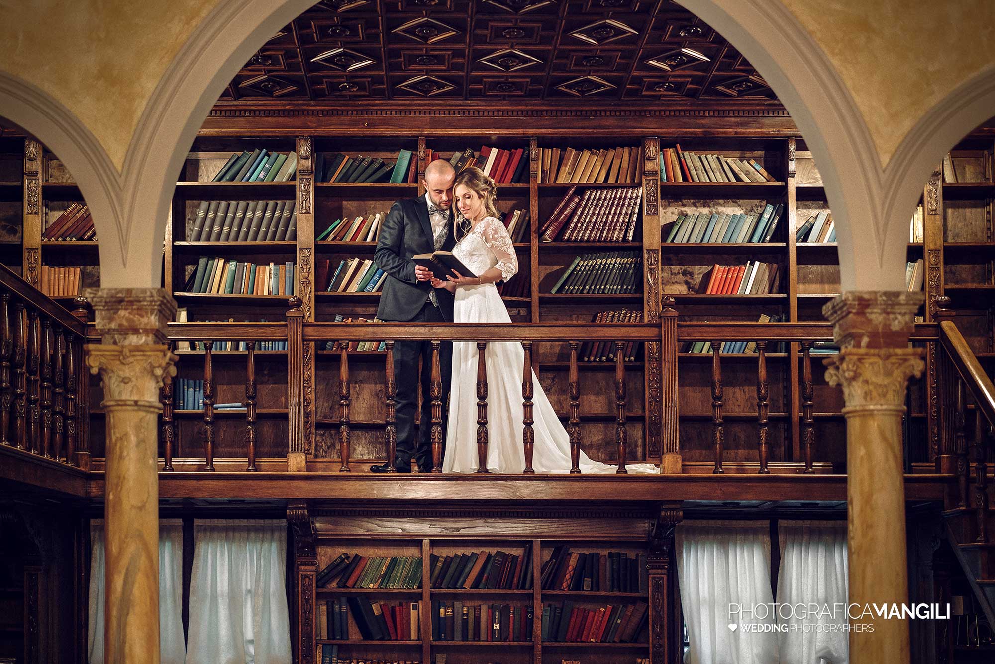 045 reportage ritratto sposi foto matrimonio wedding biblioteca villa martinelli bergamo 045 reportage ritratto sposi foto matrimonio wedding biblioteca villa martinelli bergamo