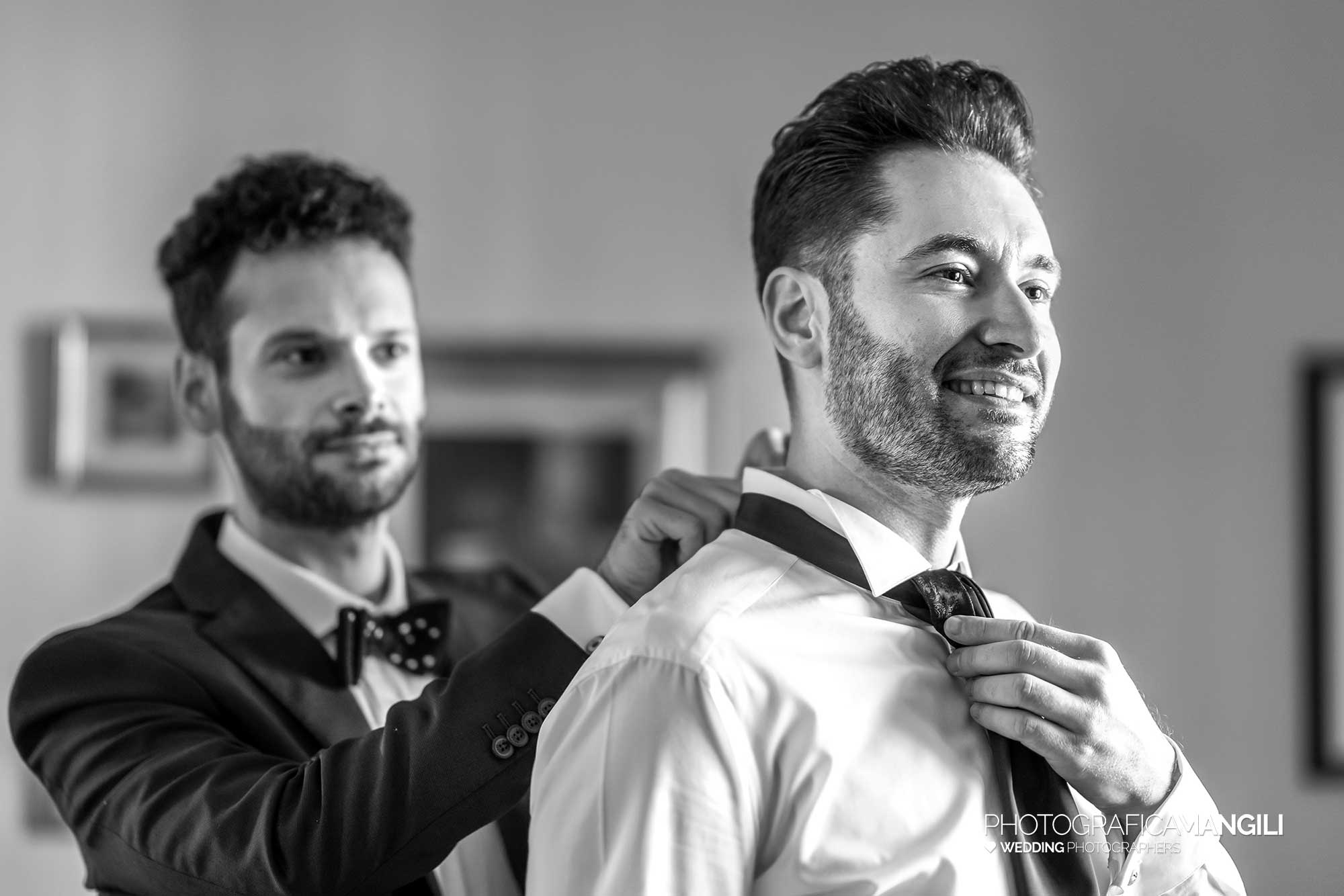 001 fotografo matrimonio reportage wedding preparazione abito sposo cravatta cernusco sul naviglio milano 001 fotografo matrimonio reportage wedding preparazione abito sposo cravatta cernusco sul naviglio milano