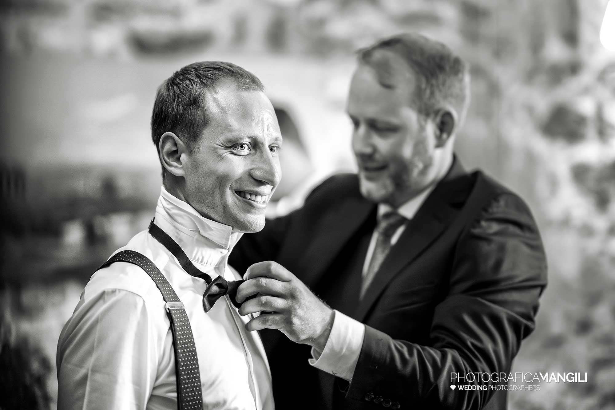 003 fotografo matrimonio reportage wedding vestizione sposo castello di rossino lecco como lake 003 fotografo matrimonio reportage wedding vestizione sposo castello di rossino lecco como lake