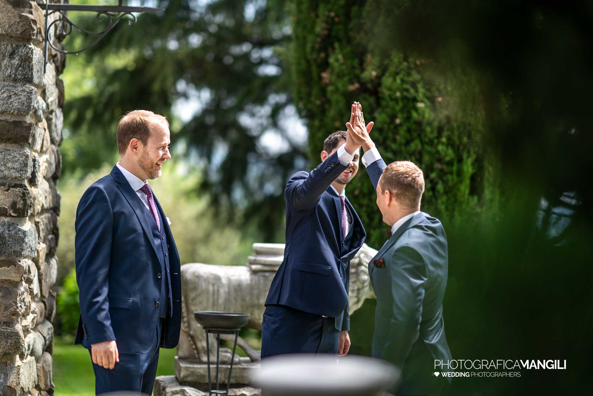 008 fotografo matrimonio reportage wedding amici sposo castello di rossino lecco como lake 008 fotografo matrimonio reportage wedding amici sposo castello di rossino lecco como lake