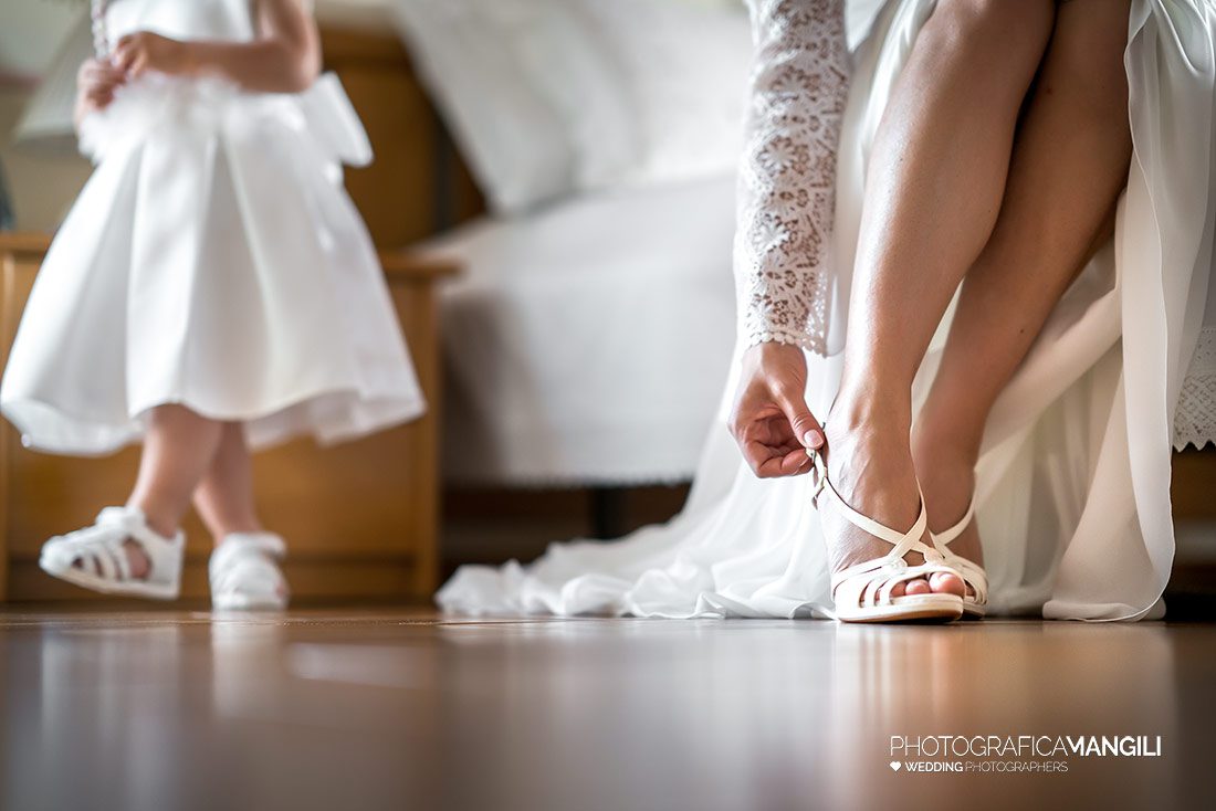 009 fotografo matrimonio reportage wedding preparazione abito sposa scarpe cisano bergamasco bergamo 009 fotografo matrimonio reportage wedding preparazione abito sposa scarpe cisano bergamasco bergamo