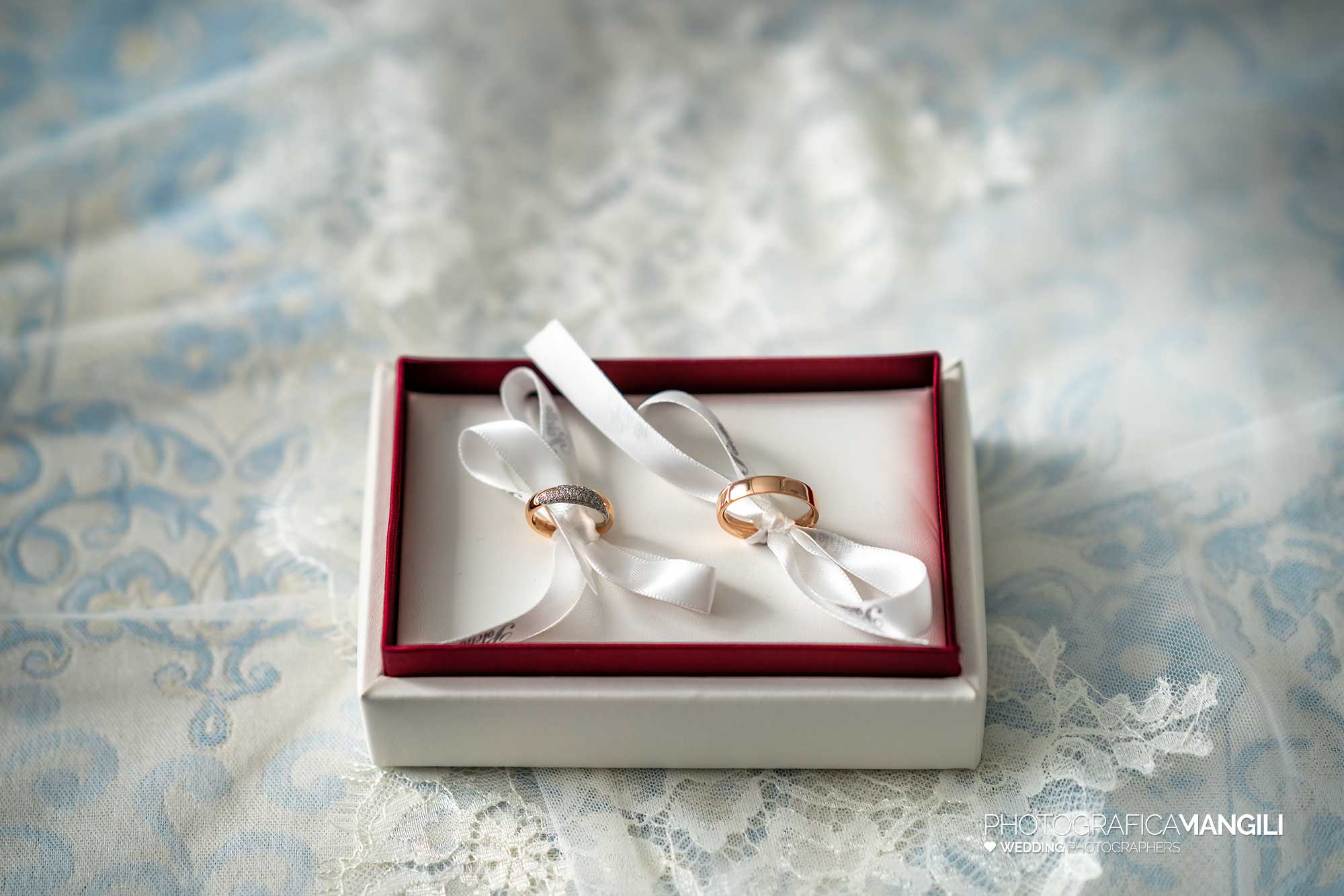 011 fotografo matrimonio reportage wedding preparazione anelli fedi sposa milano 011 fotografo matrimonio reportage wedding preparazione anelli fedi sposa milano