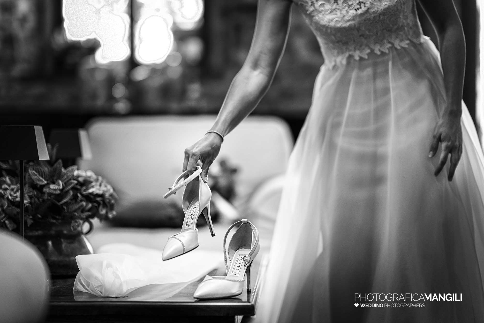 013 fotografo matrimonio reportage wedding preparazione sposa scarpe castello di rossino lecco como lake 013 fotografo matrimonio reportage wedding preparazione sposa scarpe castello di rossino lecco como lake