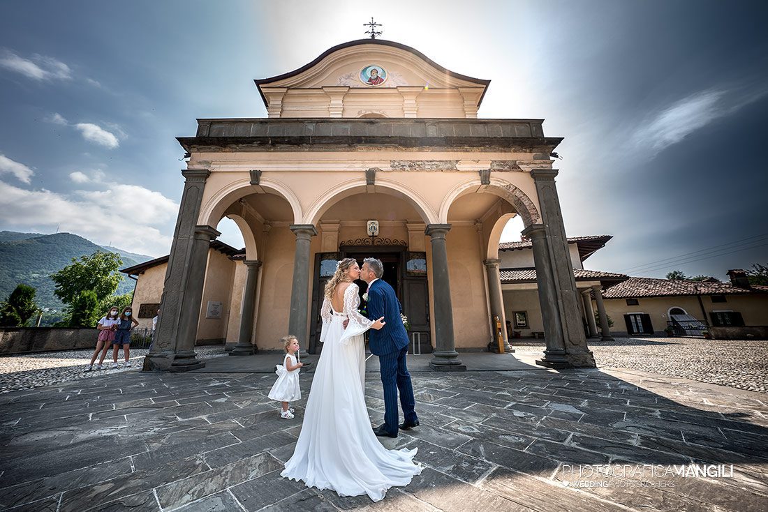 013 fotografo matrimonio reportage wedding ingresso chiesa sposa con padre cisano bergamasco bergamo 013 fotografo matrimonio reportage wedding ingresso chiesa sposa con padre cisano bergamasco bergamo