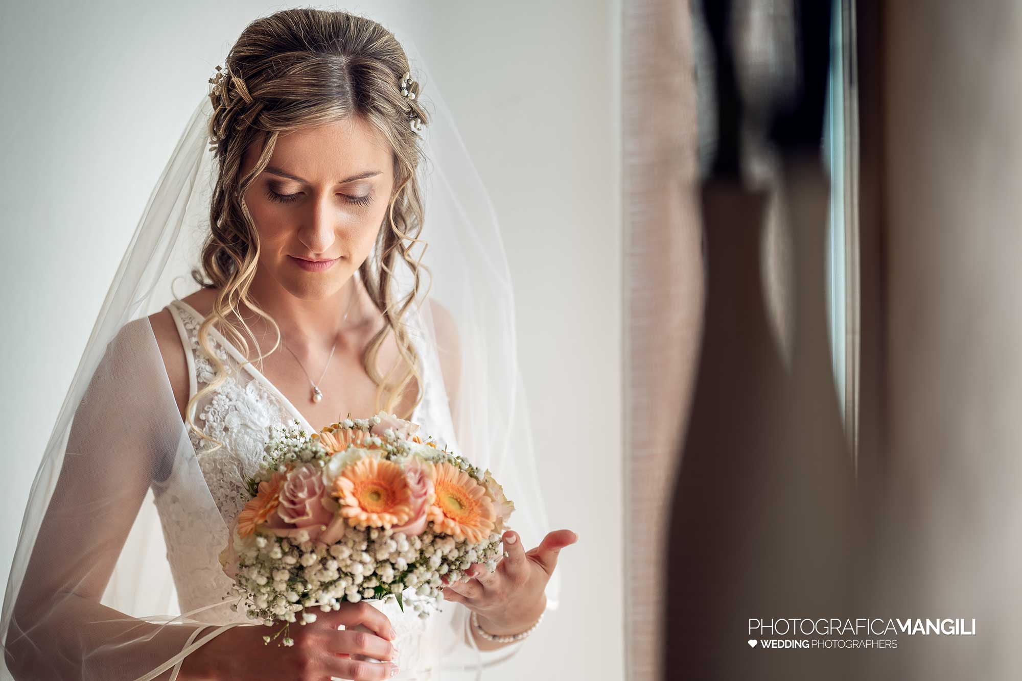 018 fotografo matrimonio reportage wedding ritratto sposa bouquet brianza lecco 018 fotografo matrimonio reportage wedding ritratto sposa bouquet brianza lecco