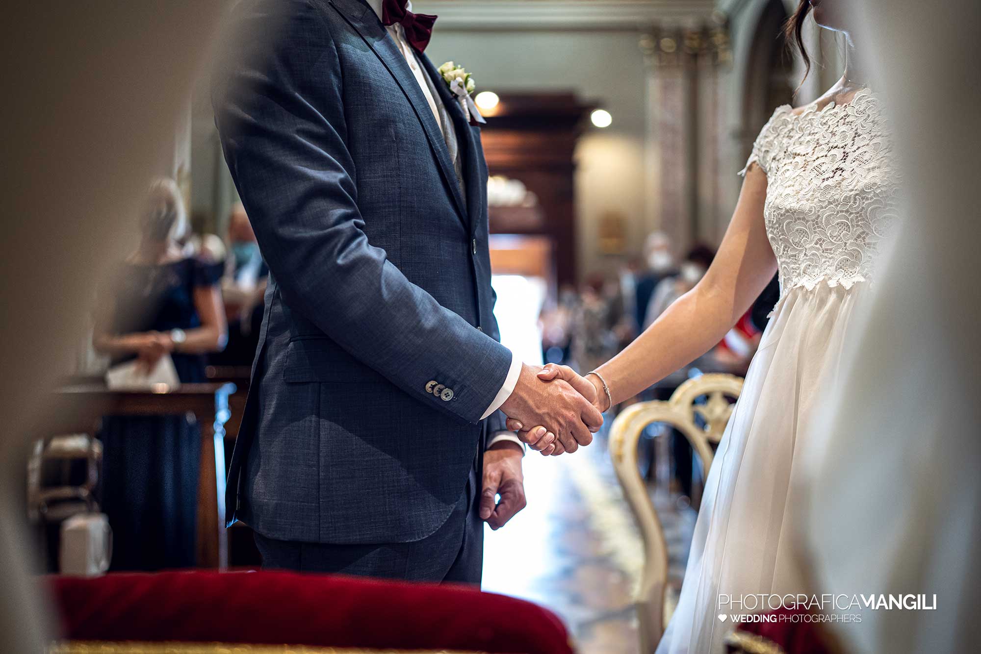 023 fotografo matrimonio reportage wedding mani sposi rito religioso chiesa rossino lecco como lake 023 fotografo matrimonio reportage wedding mani sposi rito religioso chiesa rossino lecco como lake