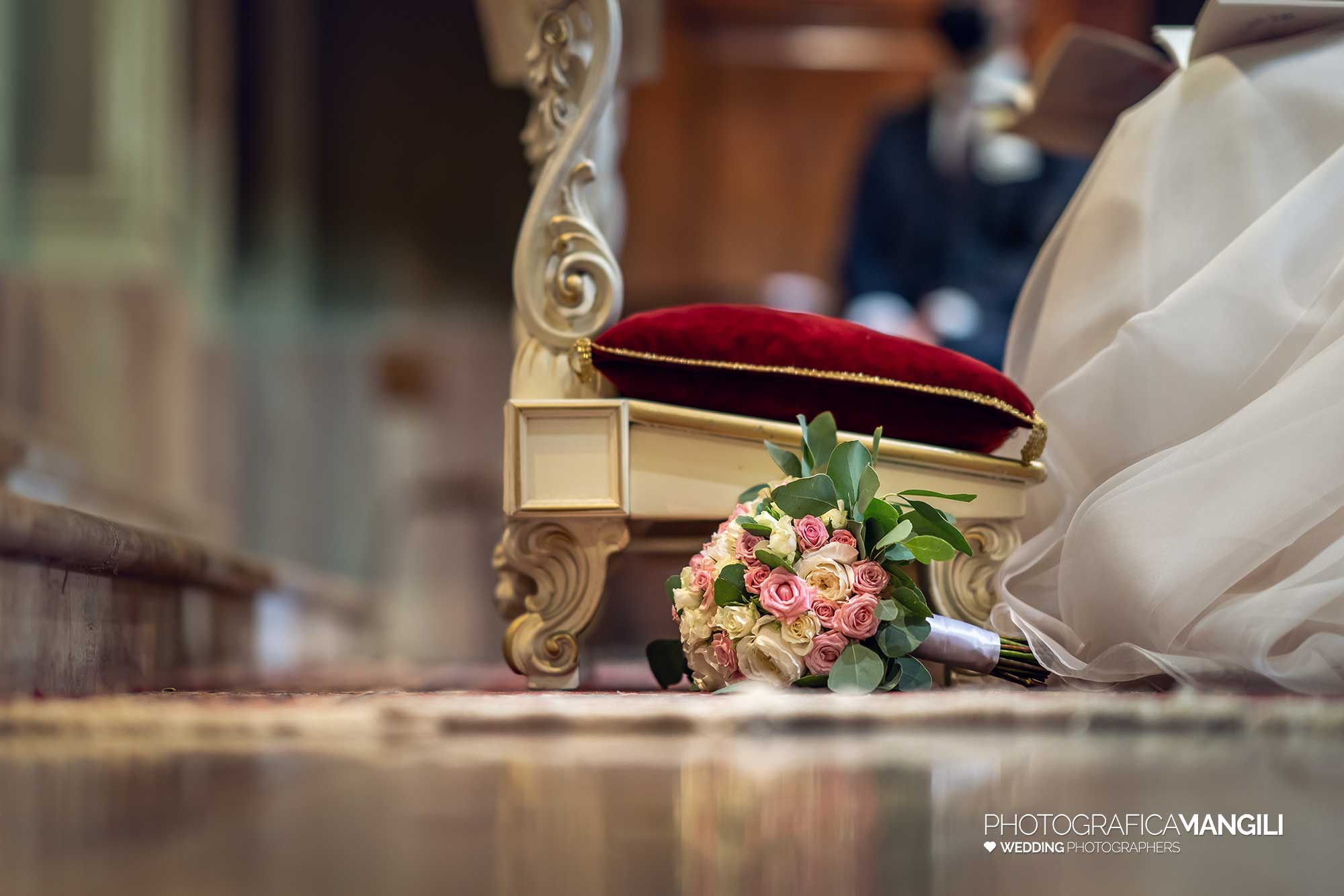 026 fotografo matrimonio reportage wedding bouquet rito religioso chiesa rossino lecco como lake 026 fotografo matrimonio reportage wedding bouquet rito religioso chiesa rossino lecco como lake