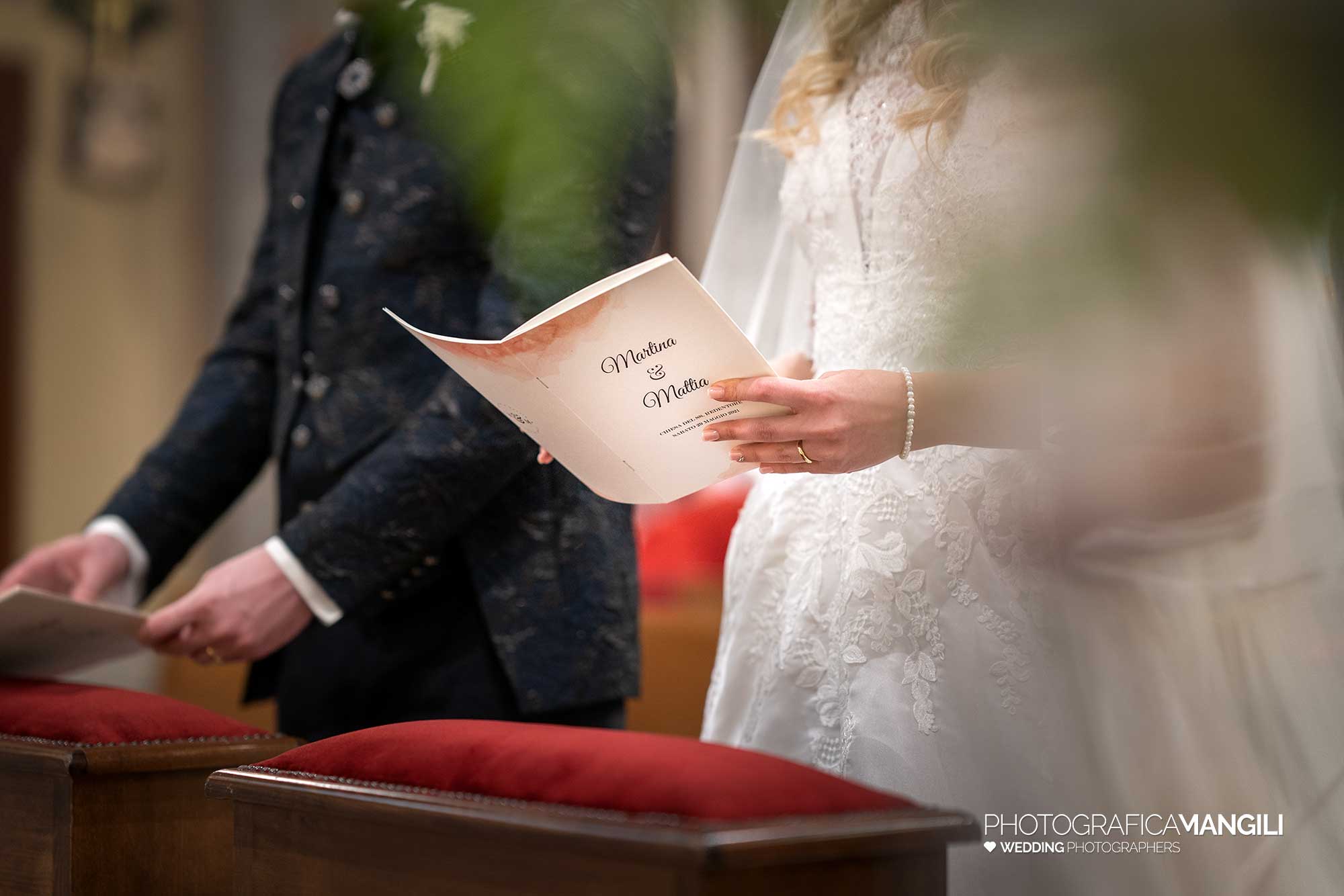 027 fotografo matrimonio reportage wedding libretto chiesa sposi brianza lecco 027 fotografo matrimonio reportage wedding libretto chiesa sposi brianza lecco