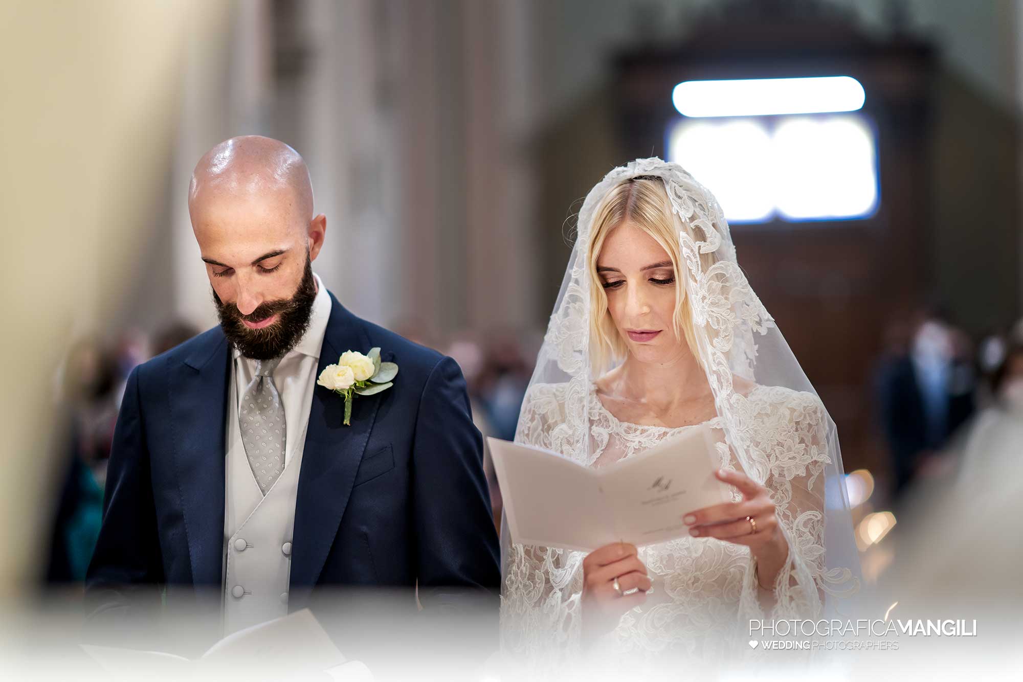 028 fotografo matrimonio reportage wedding rito religioso chiesa ritratto sposi libretto bergamo 028 fotografo matrimonio reportage wedding rito religioso chiesa ritratto sposi libretto bergamo