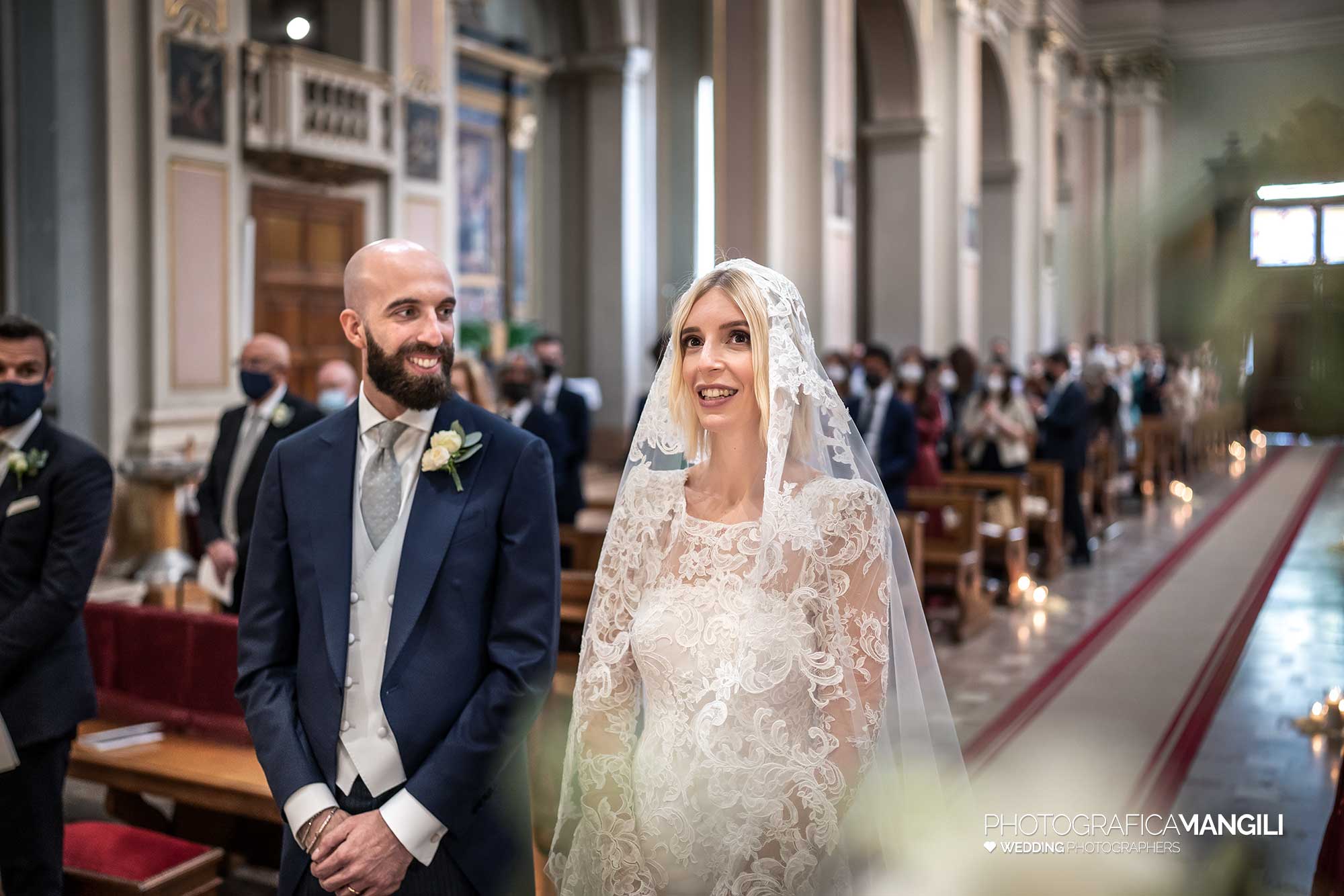 033 fotografo matrimonio reportage wedding rito religioso navata chiesa sposi bergamo 033 fotografo matrimonio reportage wedding rito religioso navata chiesa sposi bergamo