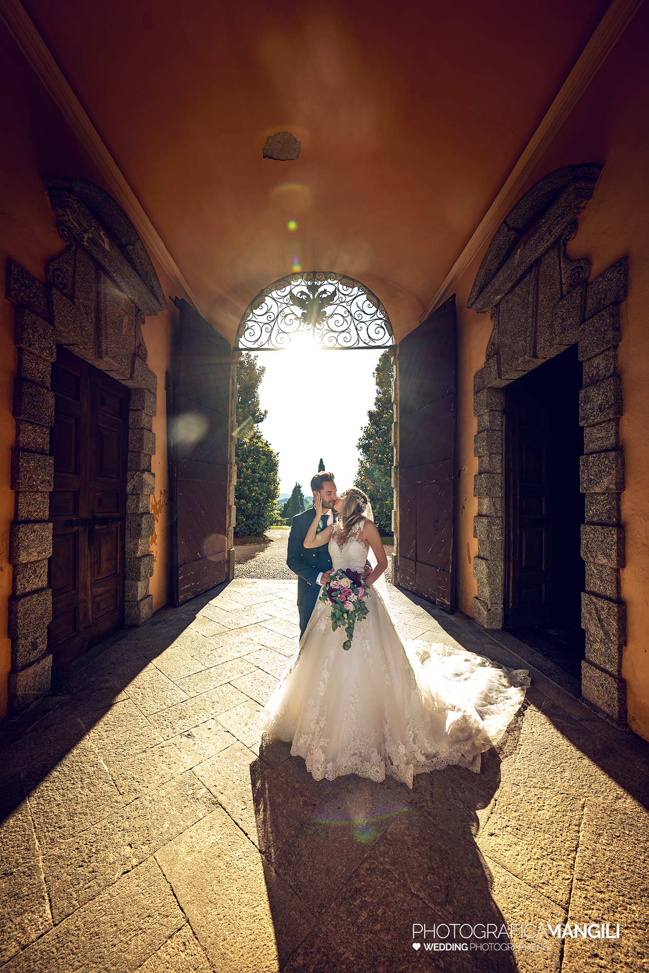 035 fotografo matrimonio reportage wedding ritratto romantico sposi villa orsini colonna imbersago lecco 035 fotografo matrimonio reportage wedding ritratto romantico sposi villa orsini colonna imbersago lecco