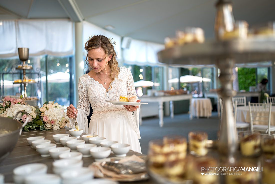 038 fotografo matrimonio reportage wedding ritratto sposi buffet dolci villa acquaroli carvico bergamo 038 fotografo matrimonio reportage wedding ritratto sposi buffet dolci villa acquaroli carvico bergamo