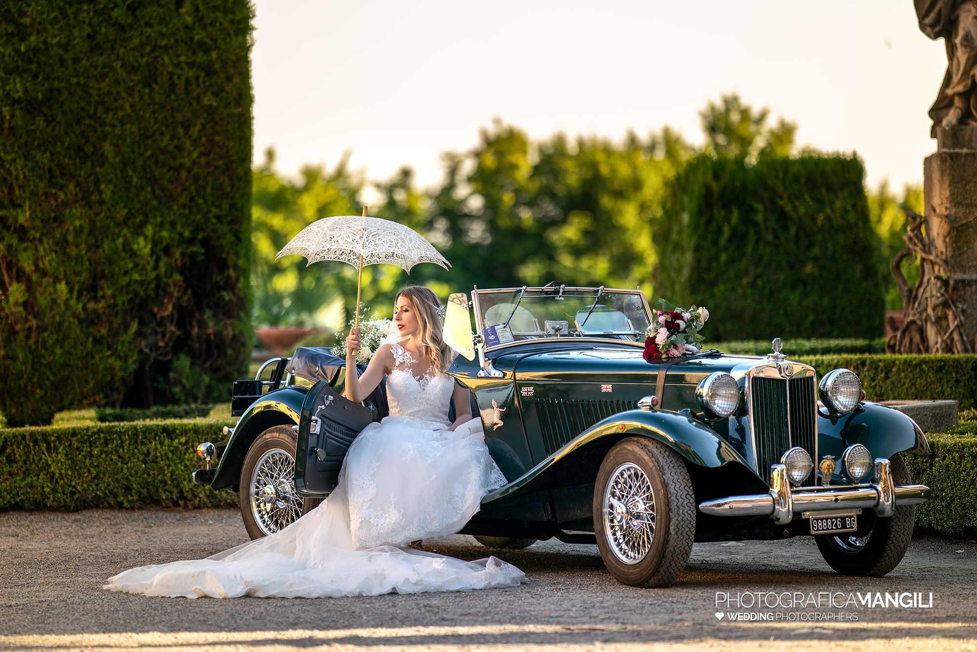 044 fotografo matrimonio reportage wedding ritratto sposa macchina villa orsini colonna imbersago lecco 044 fotografo matrimonio reportage wedding ritratto sposa macchina villa orsini colonna imbersago lecco