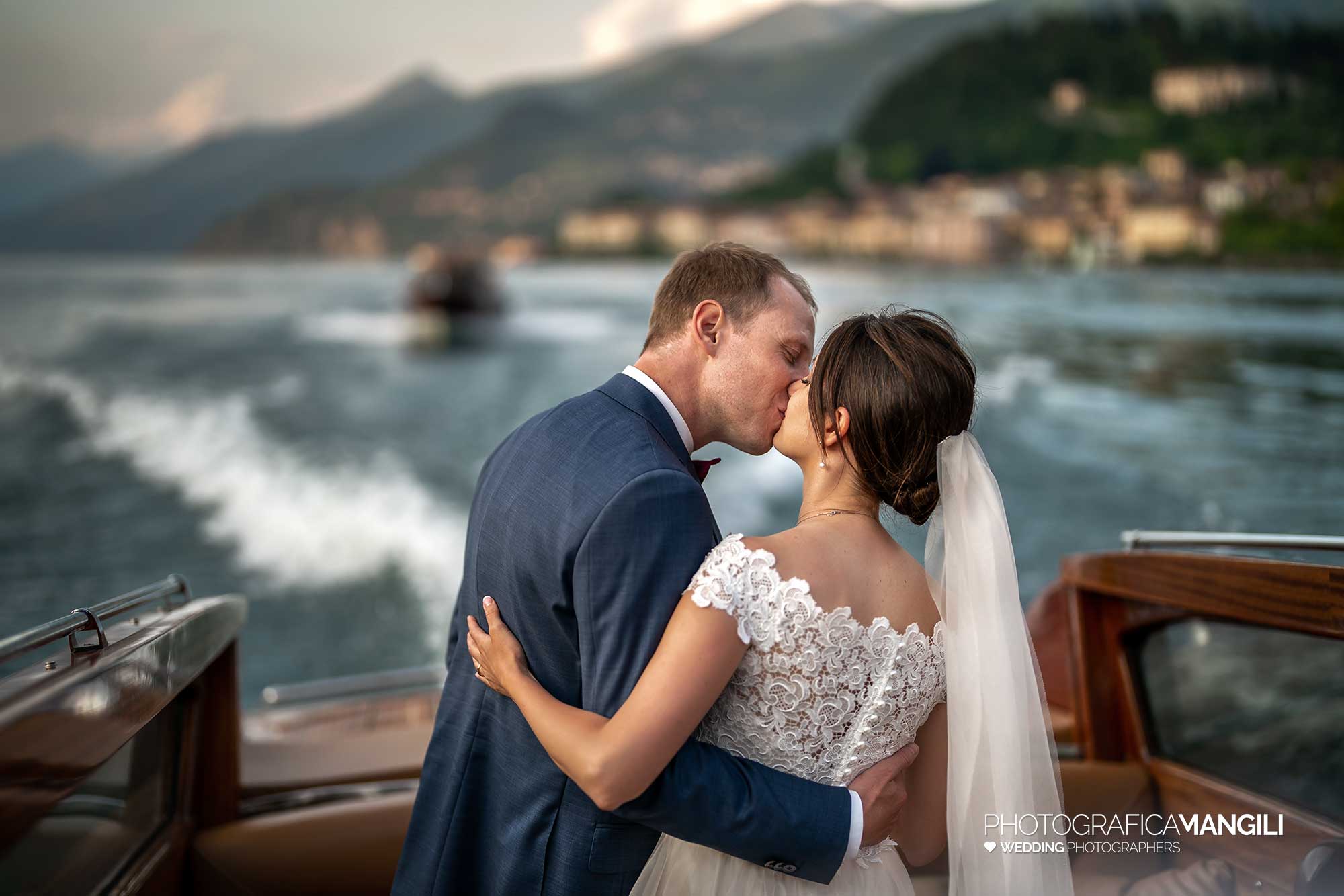 055 fotografo matrimonio reportage wedding sposi motoscafo varenna lecco como lake 055 fotografo matrimonio reportage wedding sposi motoscafo varenna lecco como lake