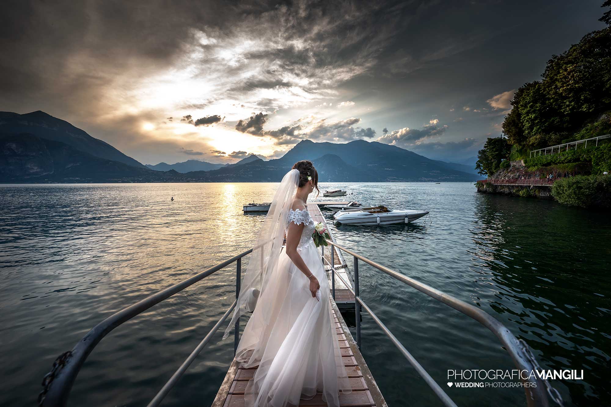 056 fotografo matrimonio reportage wedding ritratto sposa tramonto romantico varenna lecco como lake 056 fotografo matrimonio reportage wedding ritratto sposa tramonto romantico varenna lecco como lake