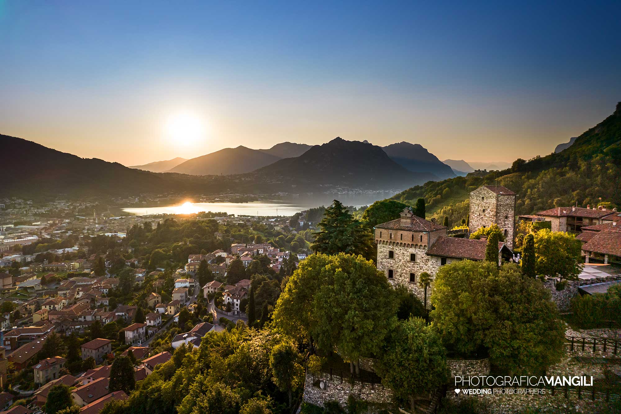 071 fotografo matrimonio reportage wedding drone panorama sposi castello di rossino lecco como lake 071 fotografo matrimonio reportage wedding drone panorama sposi castello di rossino lecco como lake