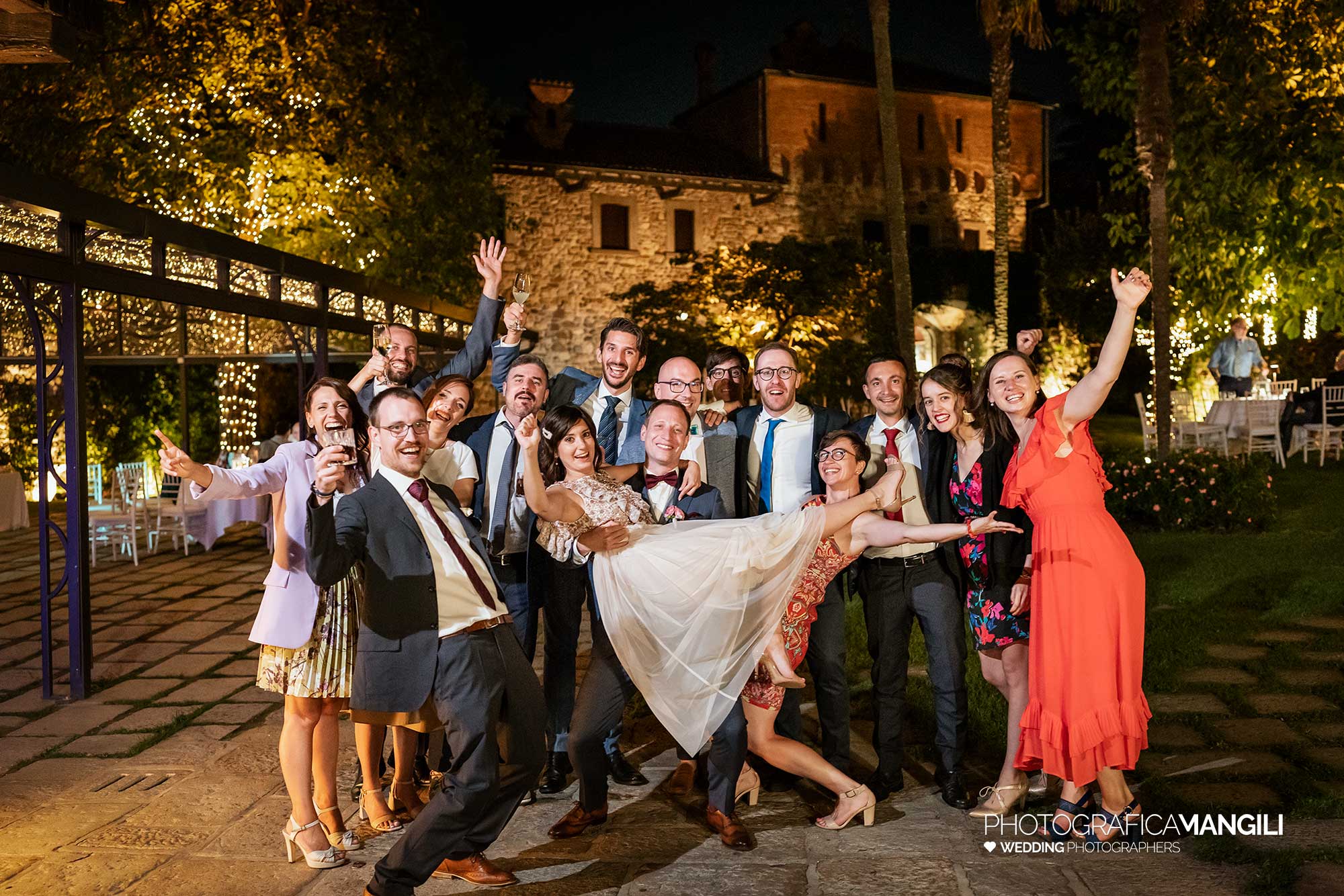 075 fotografo matrimonio reportage wedding amici sposi festa castello di rossino lecco como lake 075 fotografo matrimonio reportage wedding amici sposi festa castello di rossino lecco como lake