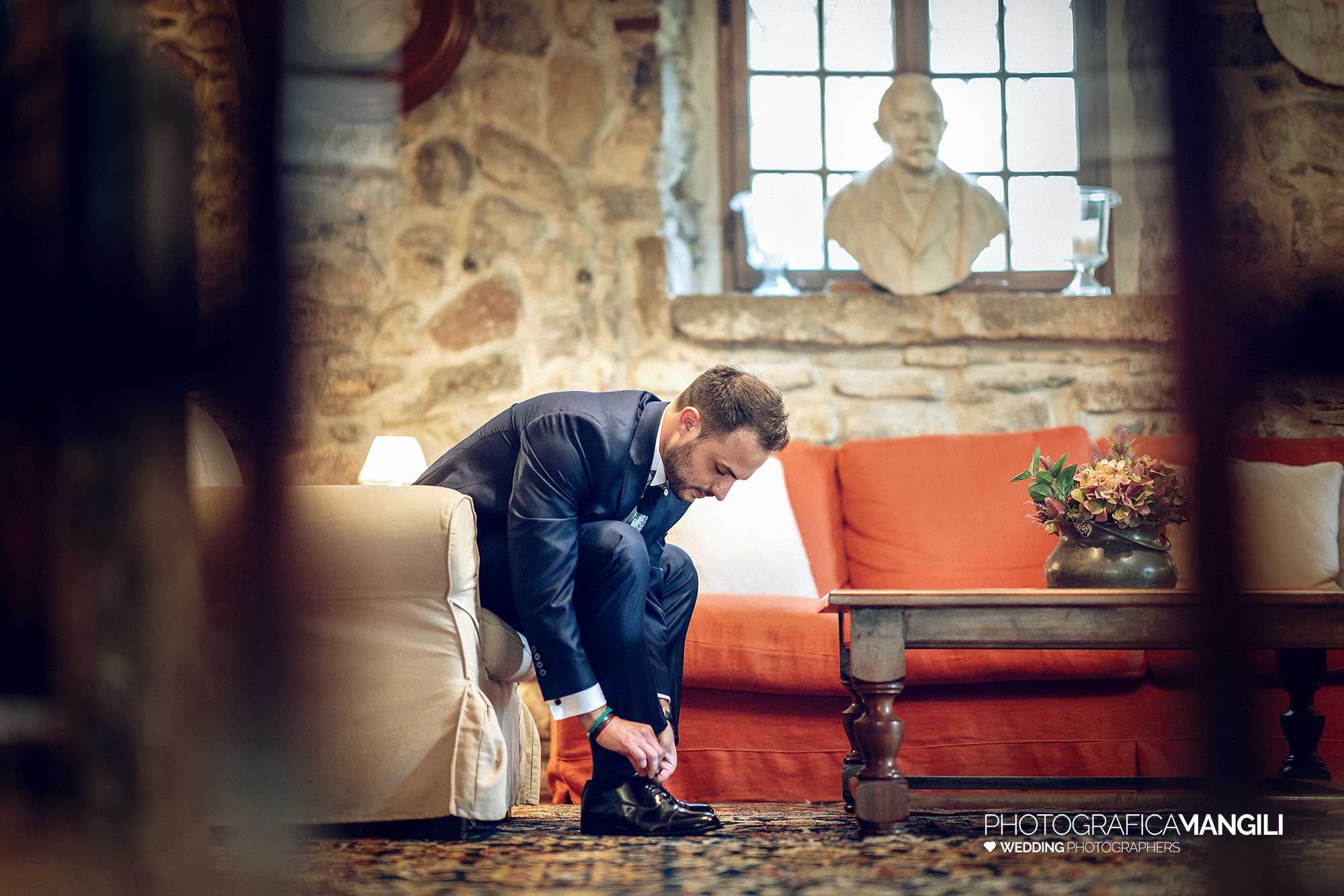 002 fotografo matrimonio reportage wedding vestizione sposo scarpe castello rossino calolziocorte lago como lecco 002 fotografo matrimonio reportage wedding vestizione sposo scarpe castello rossino calolziocorte lago como lecco