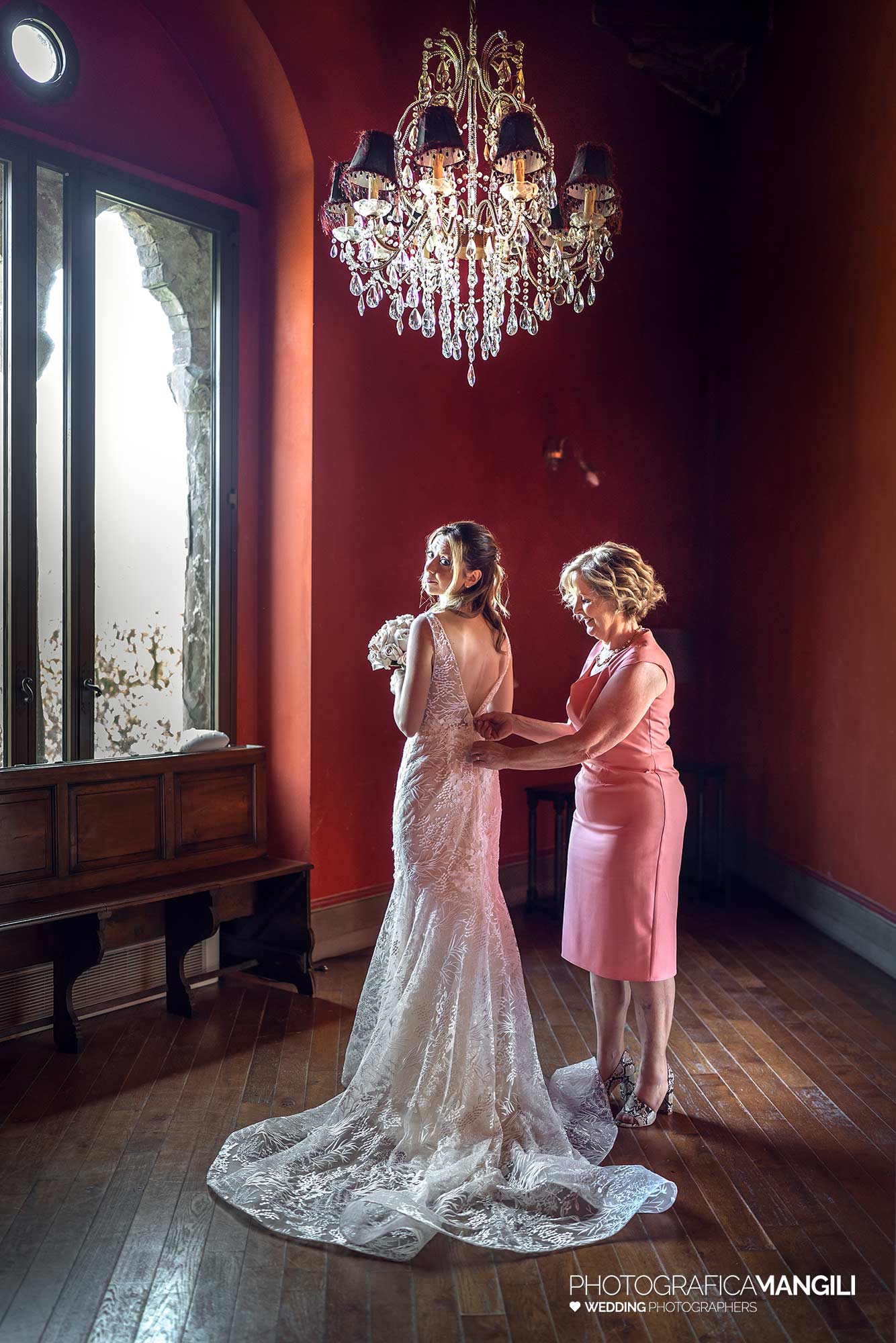002 reportage foto matrimonio wedding preparazione sposa vestizione castello marne filago bergamo 002 reportage foto matrimonio wedding preparazione sposa vestizione castello marne filago bergamo