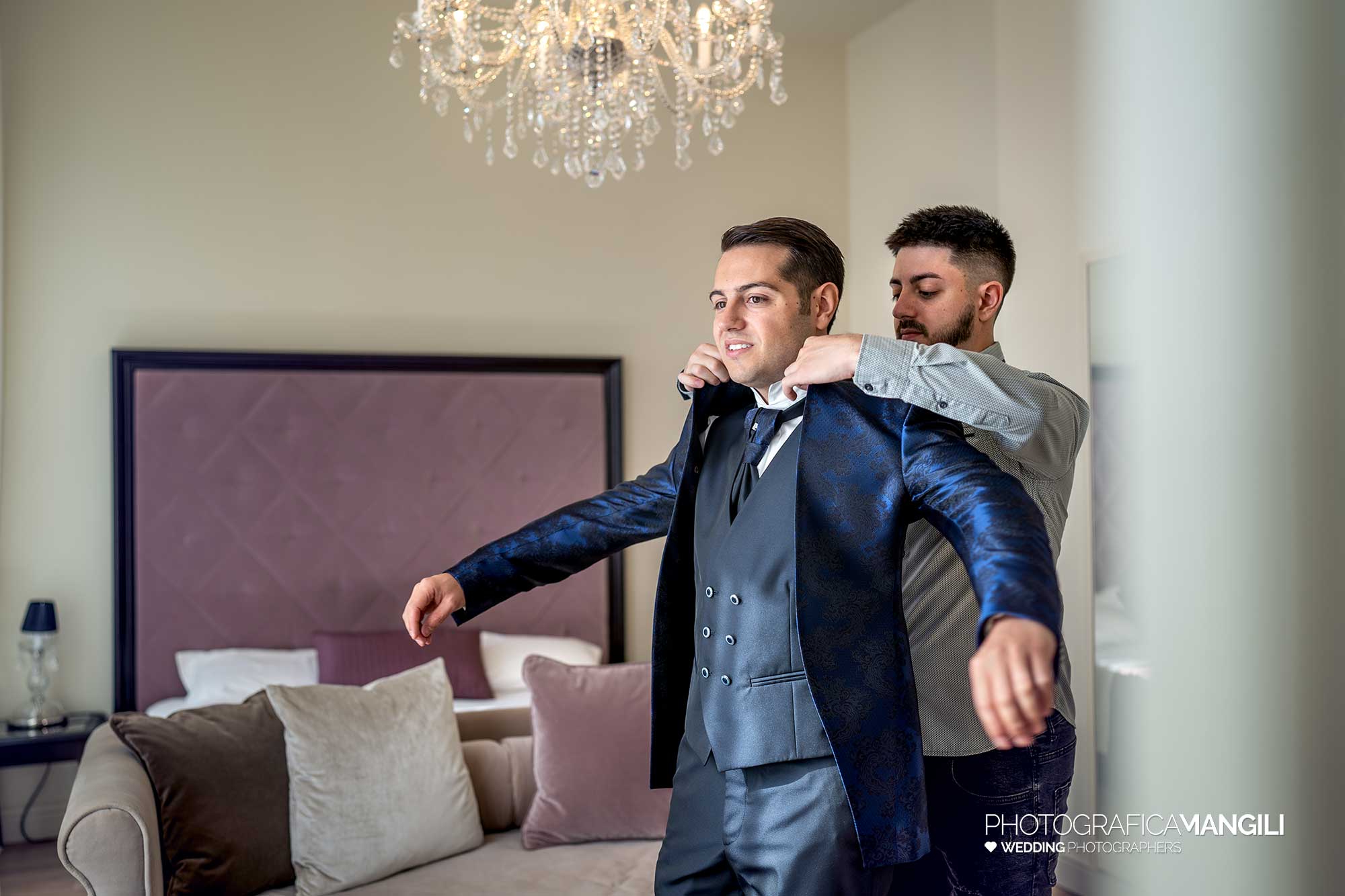 003 fotografo matrimonio reportage wedding sposo abito vestizione giacca villa giulia valmadrera lago como lecco 003 fotografo matrimonio reportage wedding sposo abito vestizione giacca villa giulia valmadrera lago como lecco