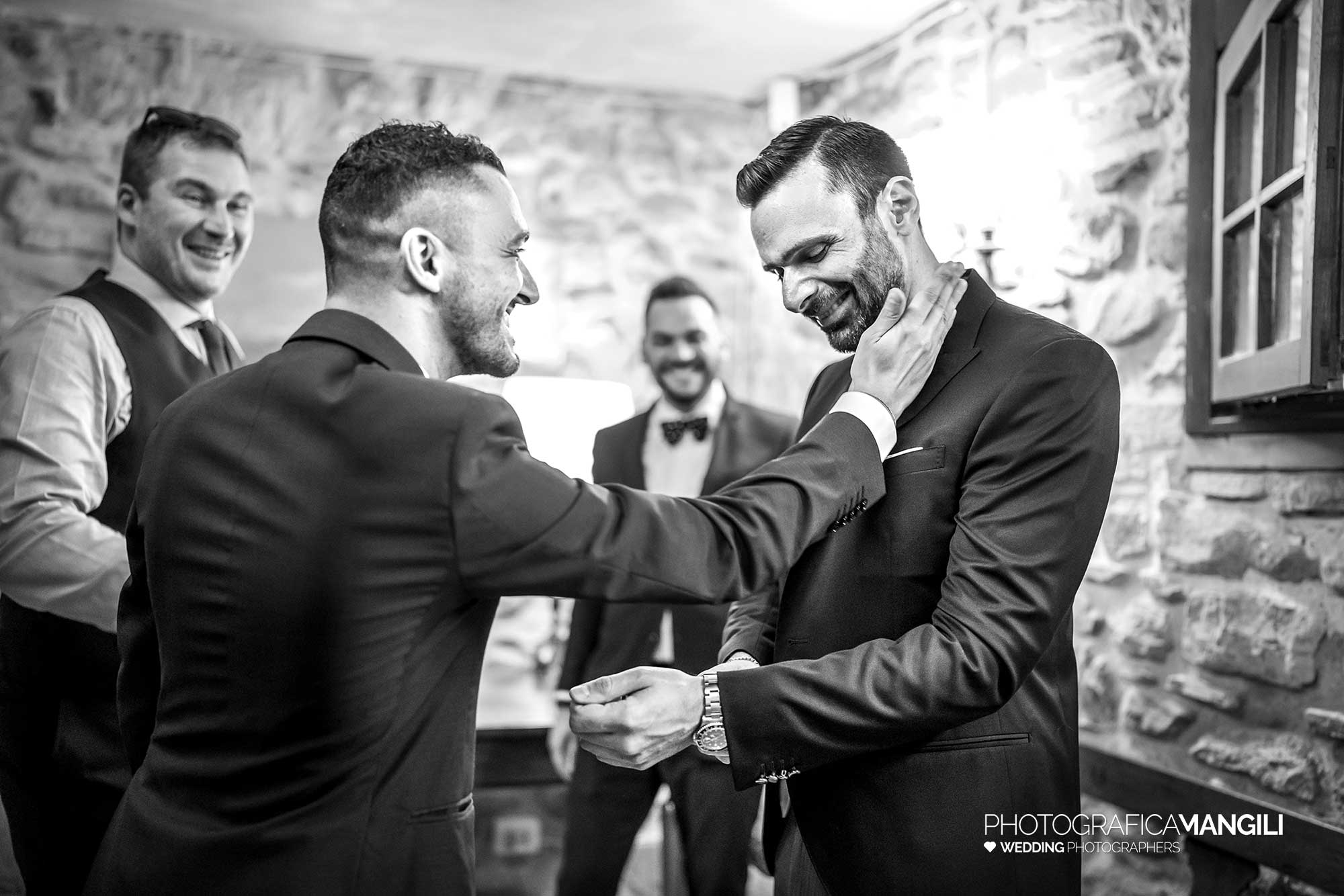 003 fotografo matrimonio reportage wedding vestizione sposo preparativi castello rossino calolziocorte lago como lecco 003 fotografo matrimonio reportage wedding vestizione sposo preparativi castello rossino calolziocorte lago como lecco