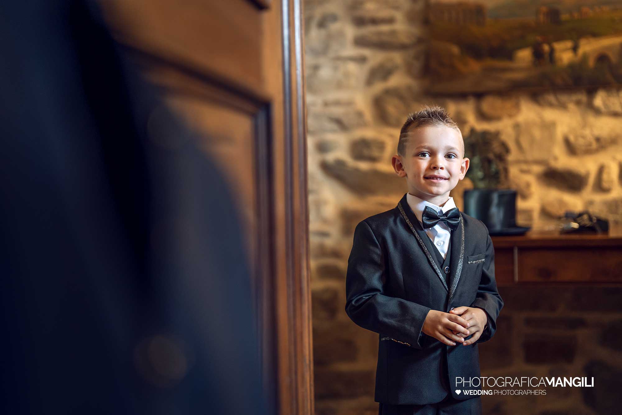 003 reportage foto matrimonio wedding ritratto paggetto castello rossino calolziocorte lago como lecco 003 reportage foto matrimonio wedding ritratto paggetto castello rossino calolziocorte lago como lecco