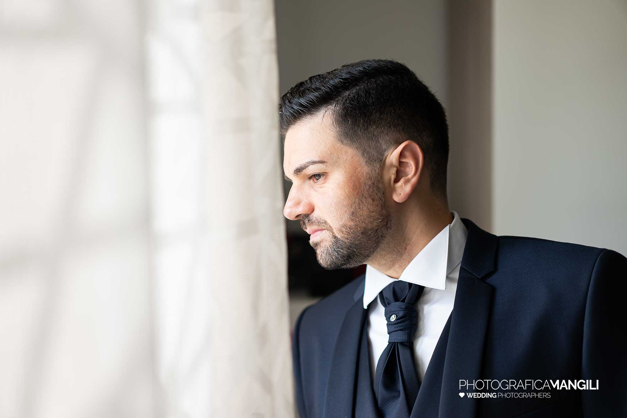 004 reportage foto matrimonio wedding ritratto sposo vestizione preparativi milano 004 reportage foto matrimonio wedding ritratto sposo vestizione preparativi milano