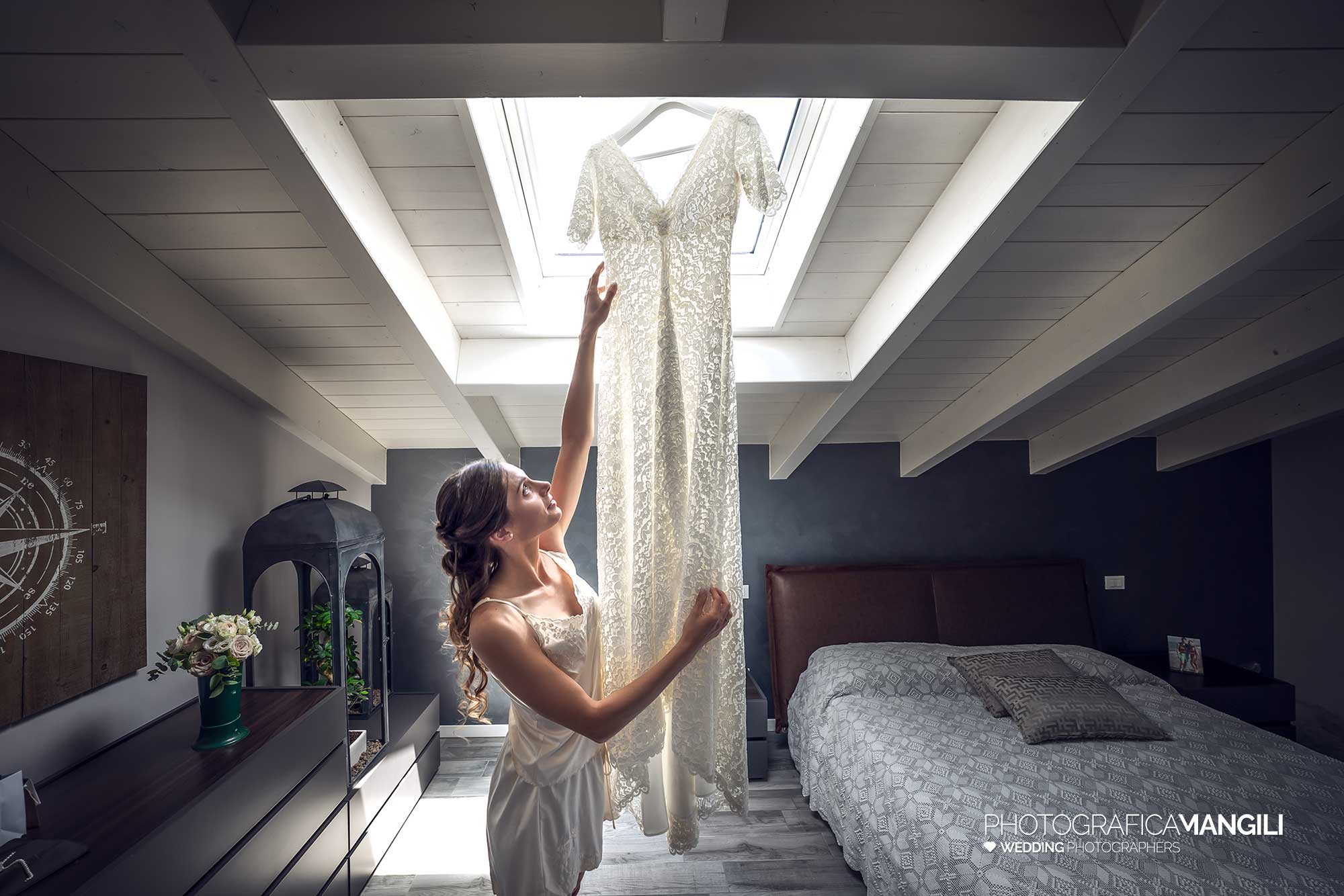 005 fotografo matrimonio reportage wedding preparazione sposa abito vestizione brembate sopra bergamo 005 fotografo matrimonio reportage wedding preparazione sposa abito vestizione brembate sopra bergamo