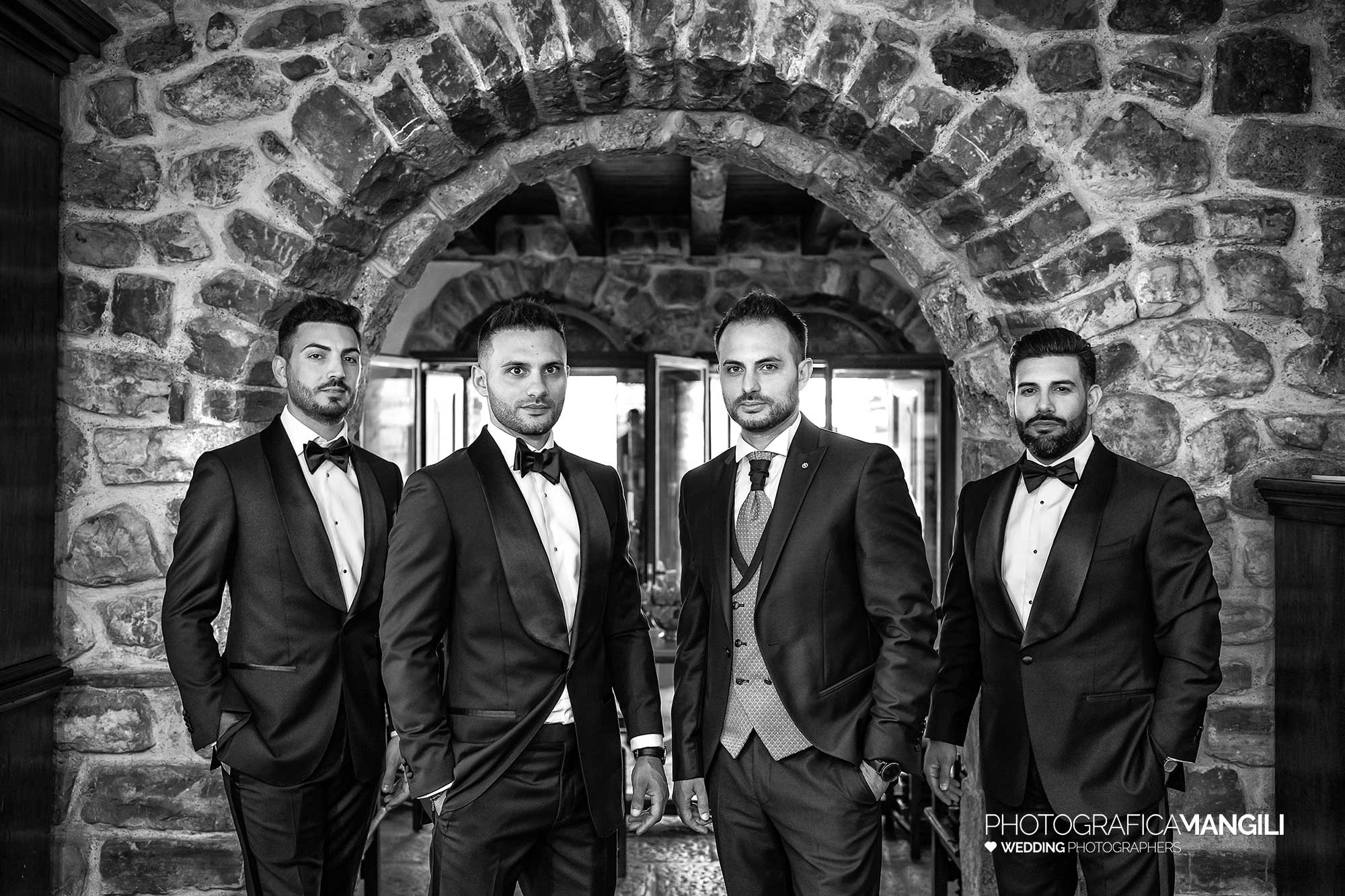 005 fotografo matrimonio reportage wedding sposo preparazione testimoni castello rossino calolziocorte lago como lecco 005 fotografo matrimonio reportage wedding sposo preparazione testimoni castello rossino calolziocorte lago como lecco