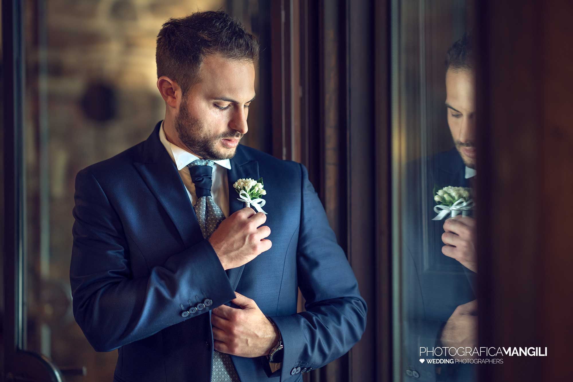 007 fotografo matrimonio reportage wedding sposo preparazione castello rossino calolziocorte lago como lecco 007 fotografo matrimonio reportage wedding sposo preparazione castello rossino calolziocorte lago como lecco