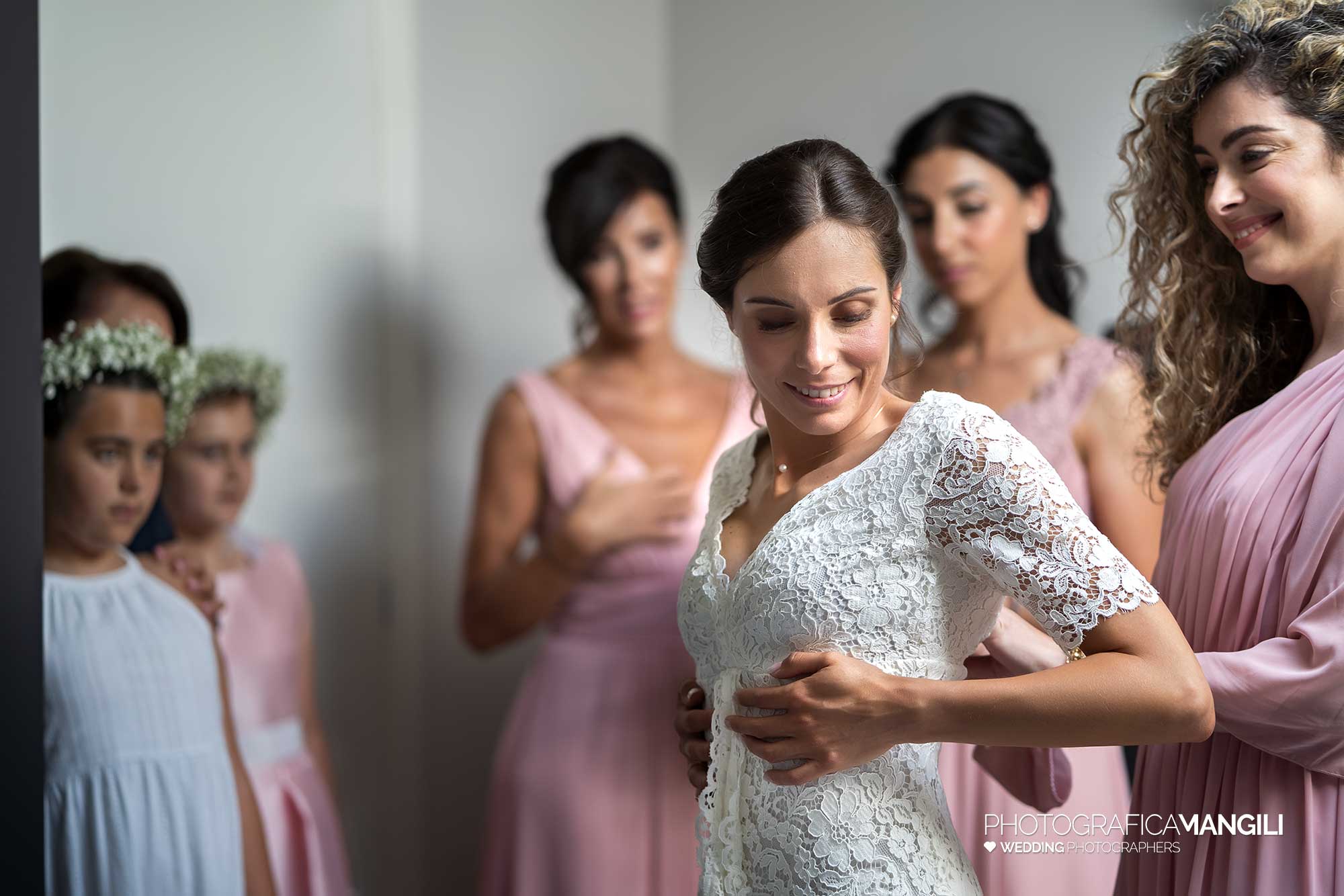 008 fotografo matrimonio reportage wedding preparazione sposa damigelle bonate sopra bergamo 008 fotografo matrimonio reportage wedding preparazione sposa damigelle bonate sopra bergamo