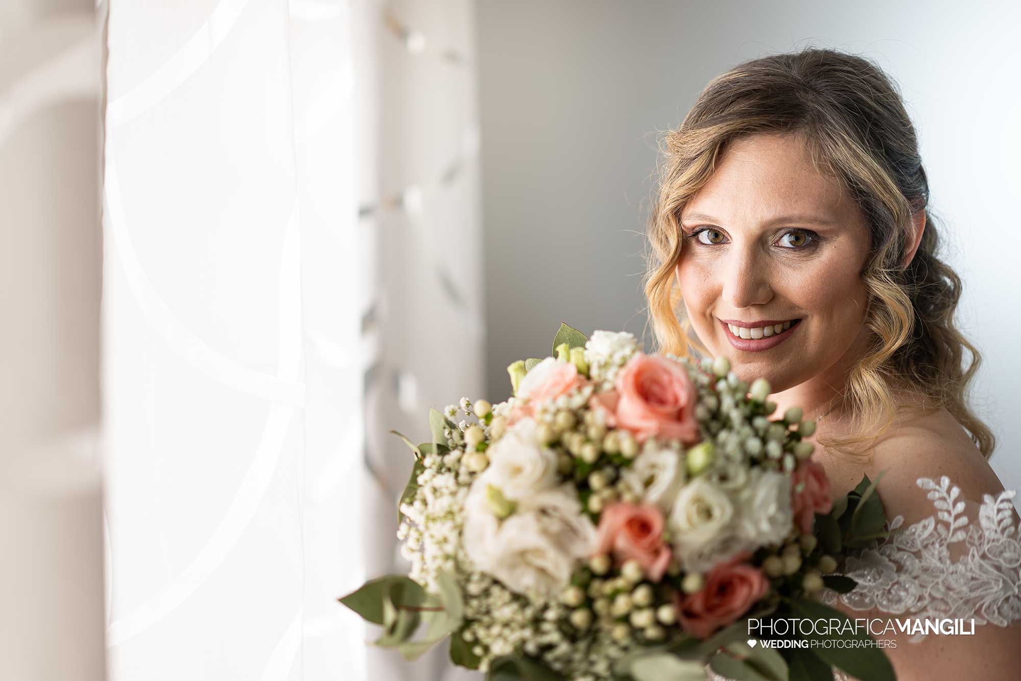 009 reportage foto matrimonio wedding ritratto sposa bouquet vestizione preparativi milano 009 reportage foto matrimonio wedding ritratto sposa bouquet vestizione preparativi milano