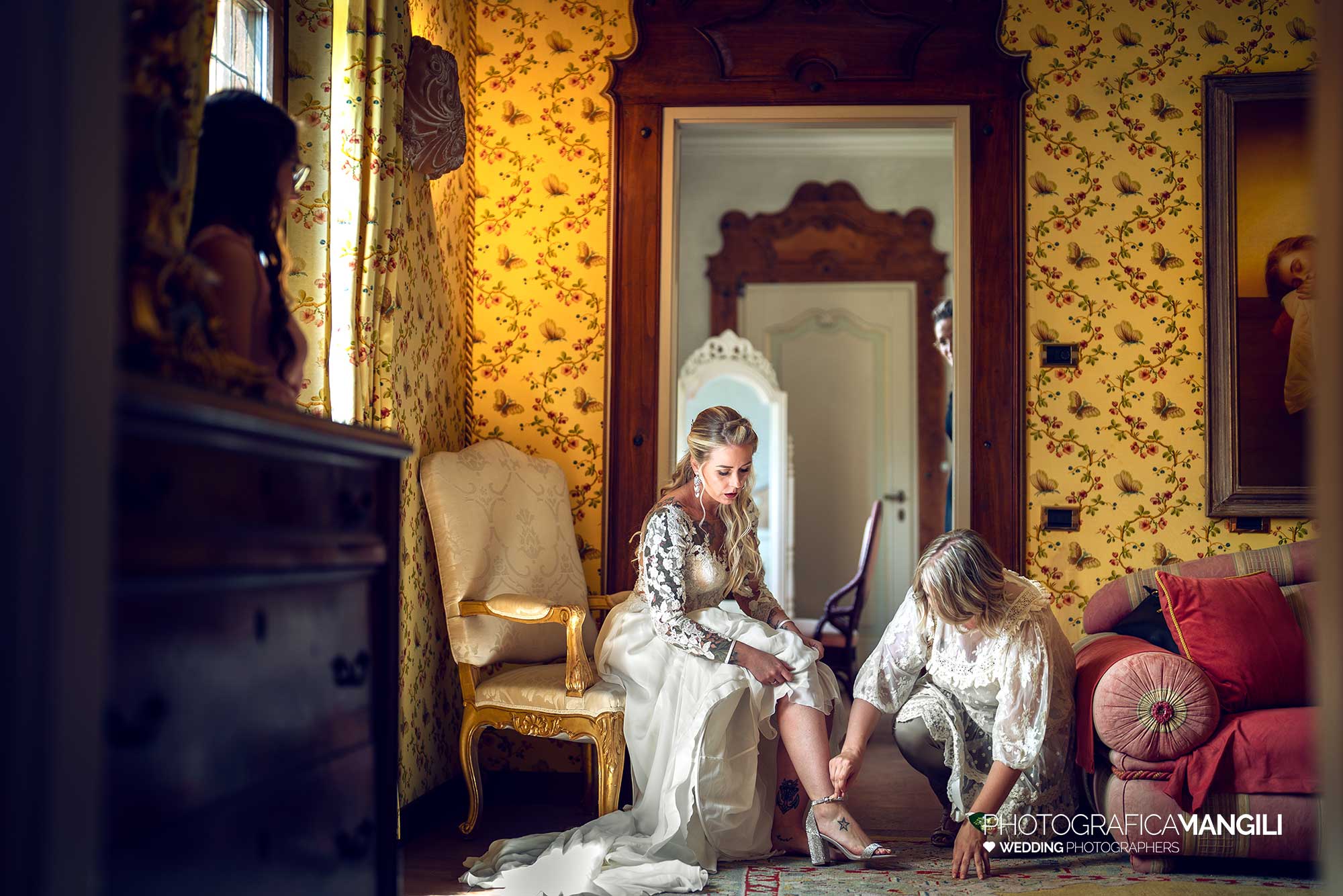 011 fotografo matrimonio reportage wedding sposa preparativi vestizione villa valenca rovato brescia 011 fotografo matrimonio reportage wedding sposa preparativi vestizione villa valenca rovato brescia