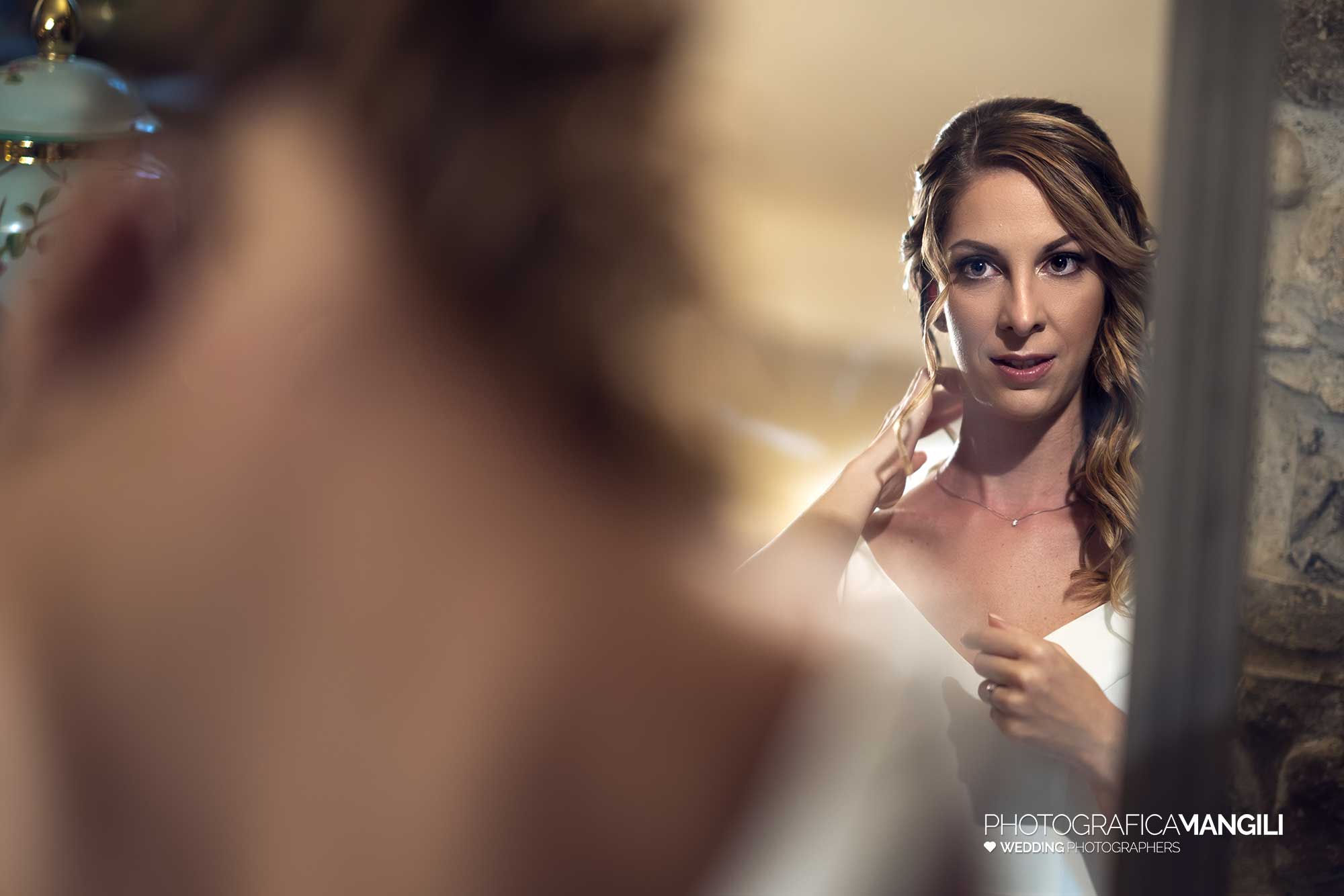 013 fotografo matrimonio reportage wedding vestizione sposa preparativi castello rossino calolziocorte lago como lecco 013 fotografo matrimonio reportage wedding vestizione sposa preparativi castello rossino calolziocorte lago como lecco