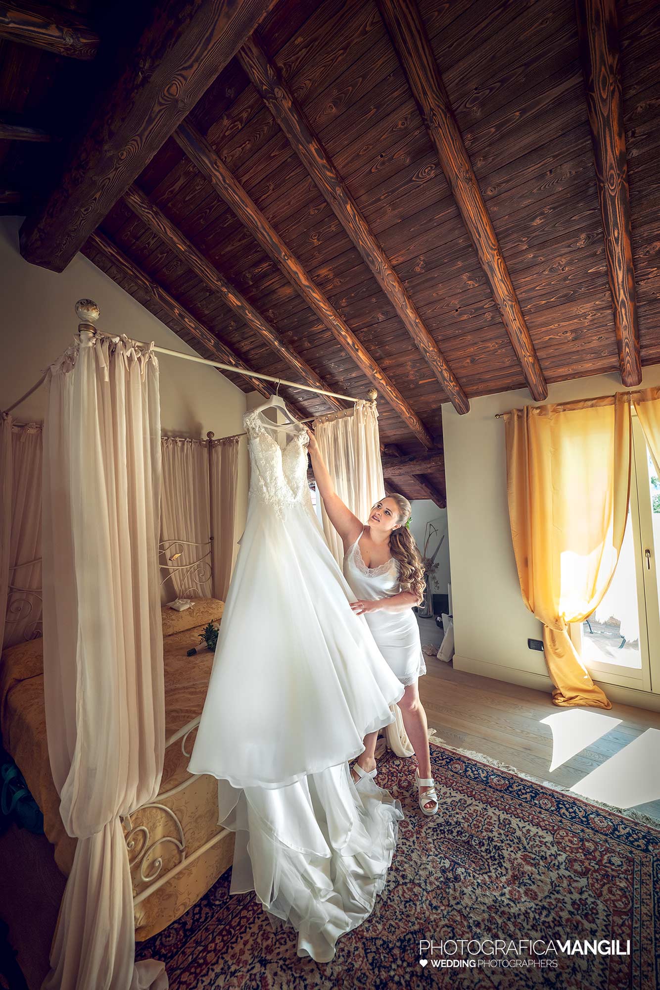 014 fotografo matrimonio reportage wedding sposa abito vestizione villa giulia valmadrera lago como lecco 014 fotografo matrimonio reportage wedding sposa abito vestizione villa giulia valmadrera lago como lecco