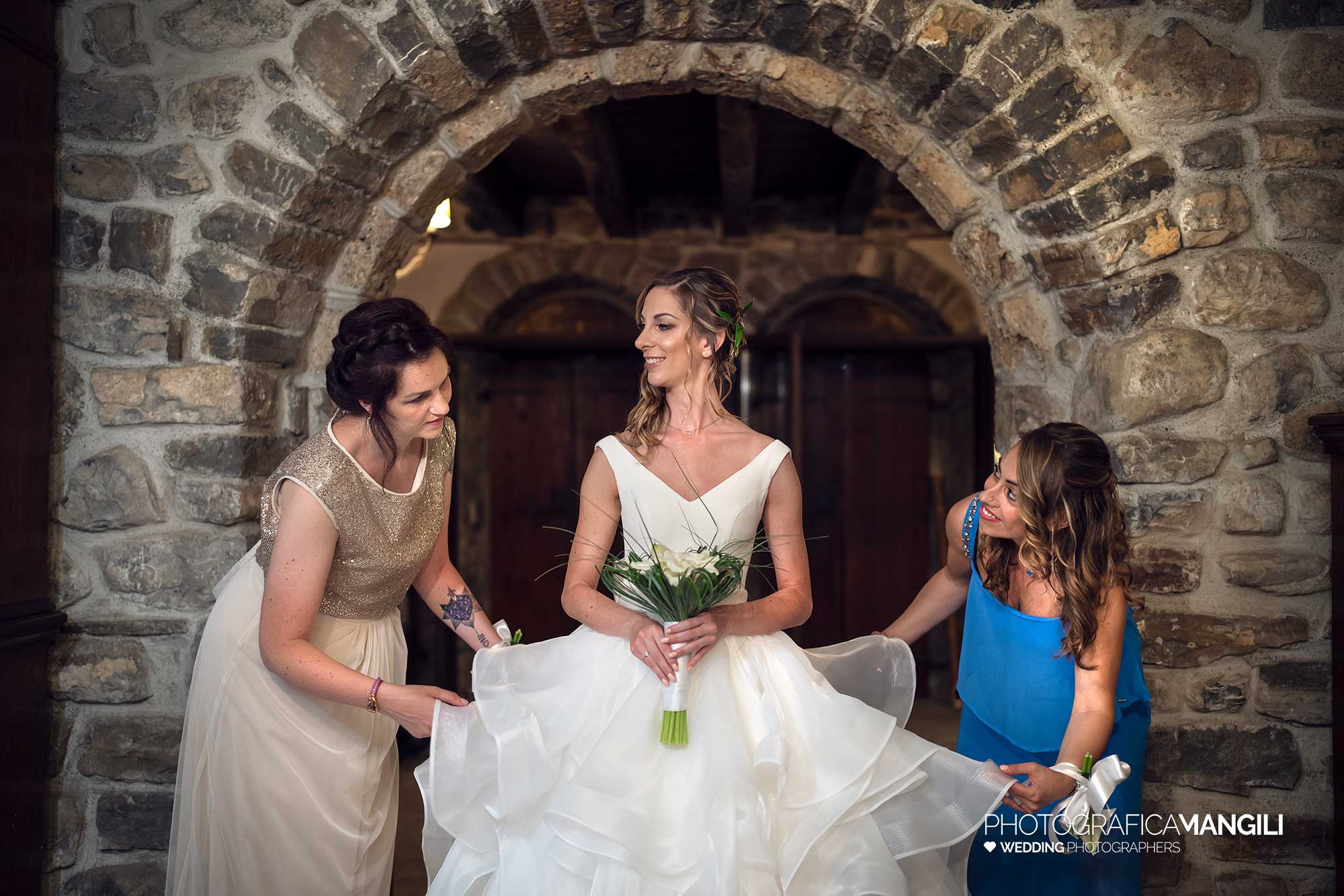 014 fotografo matrimonio reportage wedding vestizione sposa preparativi castello rossino calolziocorte lago como lecco 014 fotografo matrimonio reportage wedding vestizione sposa preparativi castello rossino calolziocorte lago como lecco