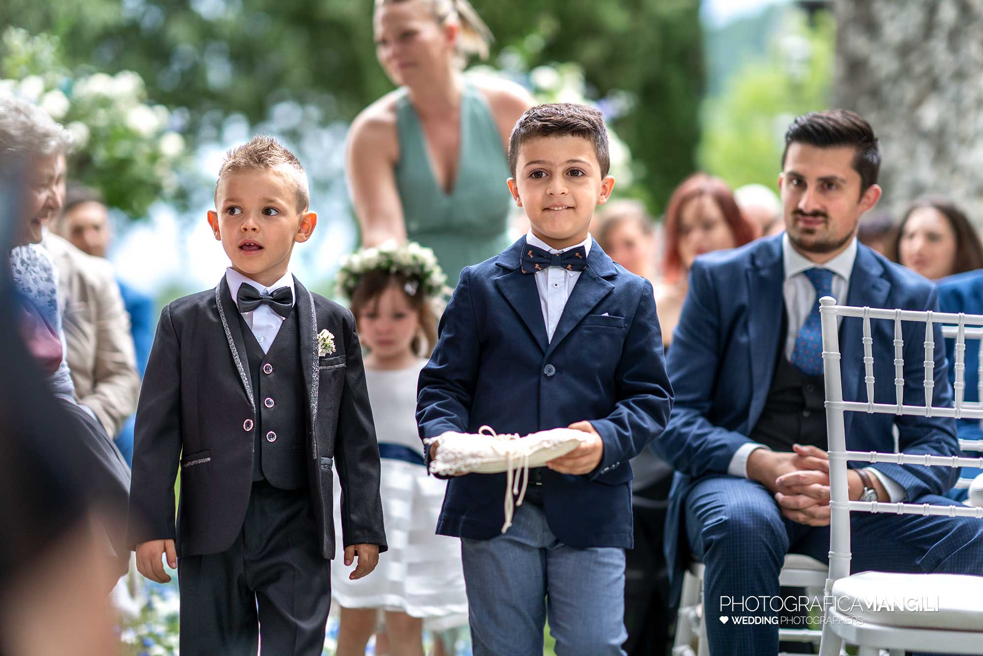 019 reportage foto matrimonio wedding ritratto sposi anelli paggetti castello rossino calolziocorte lago como lecco 019 reportage foto matrimonio wedding ritratto sposi anelli paggetti castello rossino calolziocorte lago como lecco